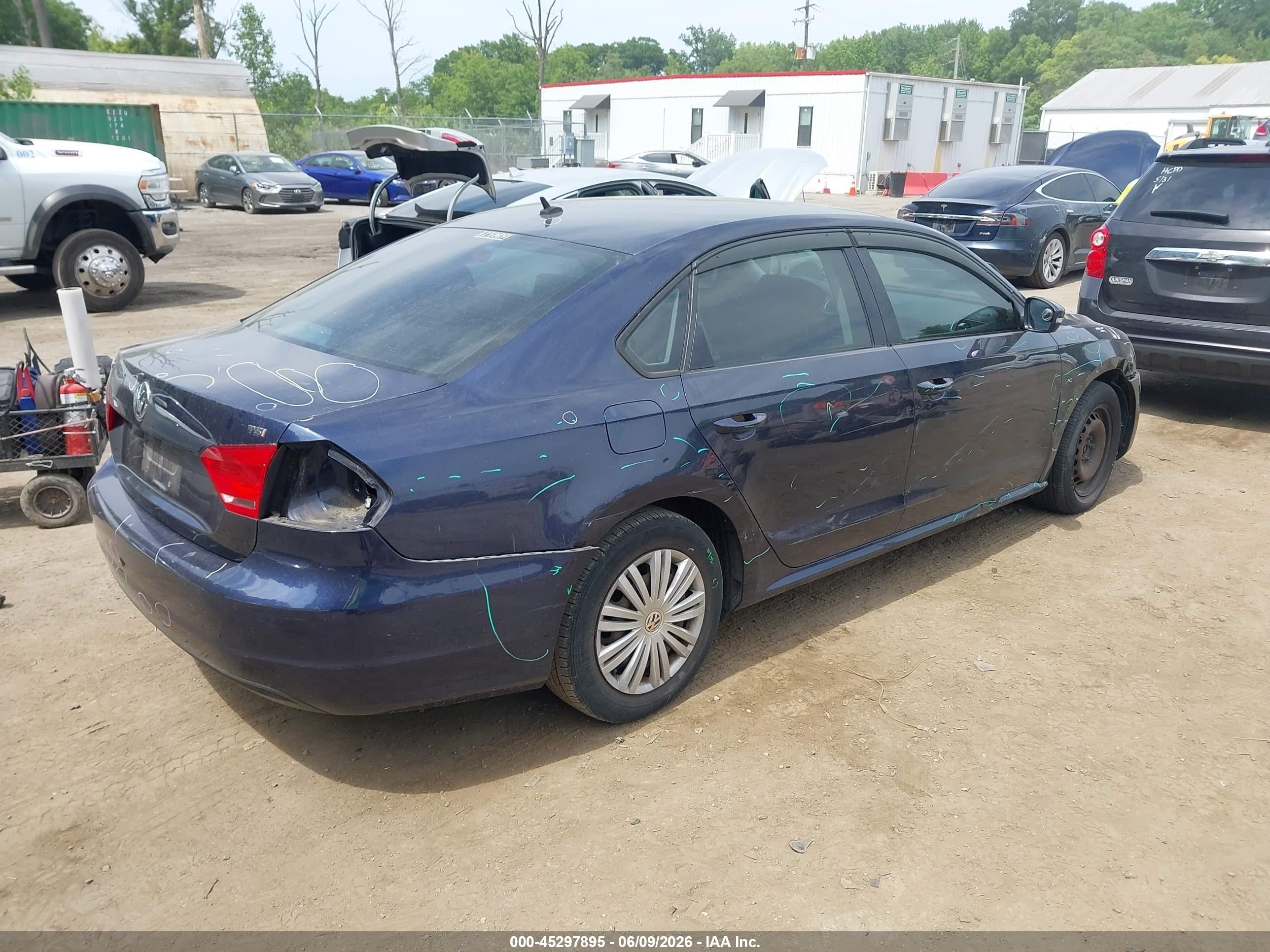 2015 Volkswagen Passat 1.8t S Dark Blue vin: 1VWAT7A37FC100985