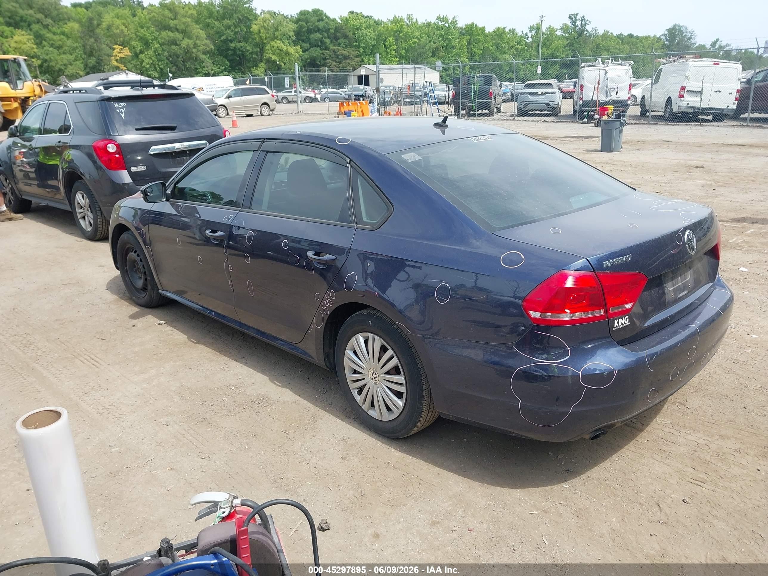 2015 Volkswagen Passat 1.8t S Dark Blue vin: 1VWAT7A37FC100985