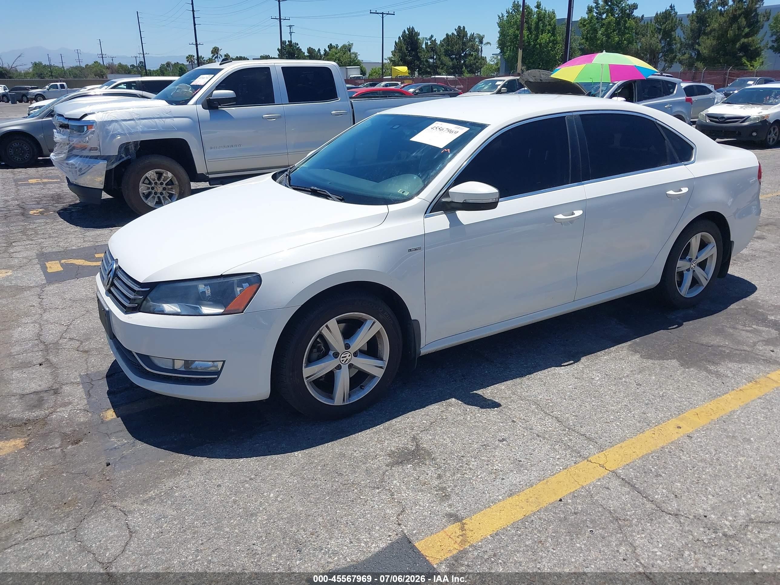 2015 Volkswagen Passat 1.8t Limited Edition White vin: 1VWAT7A37FC110156