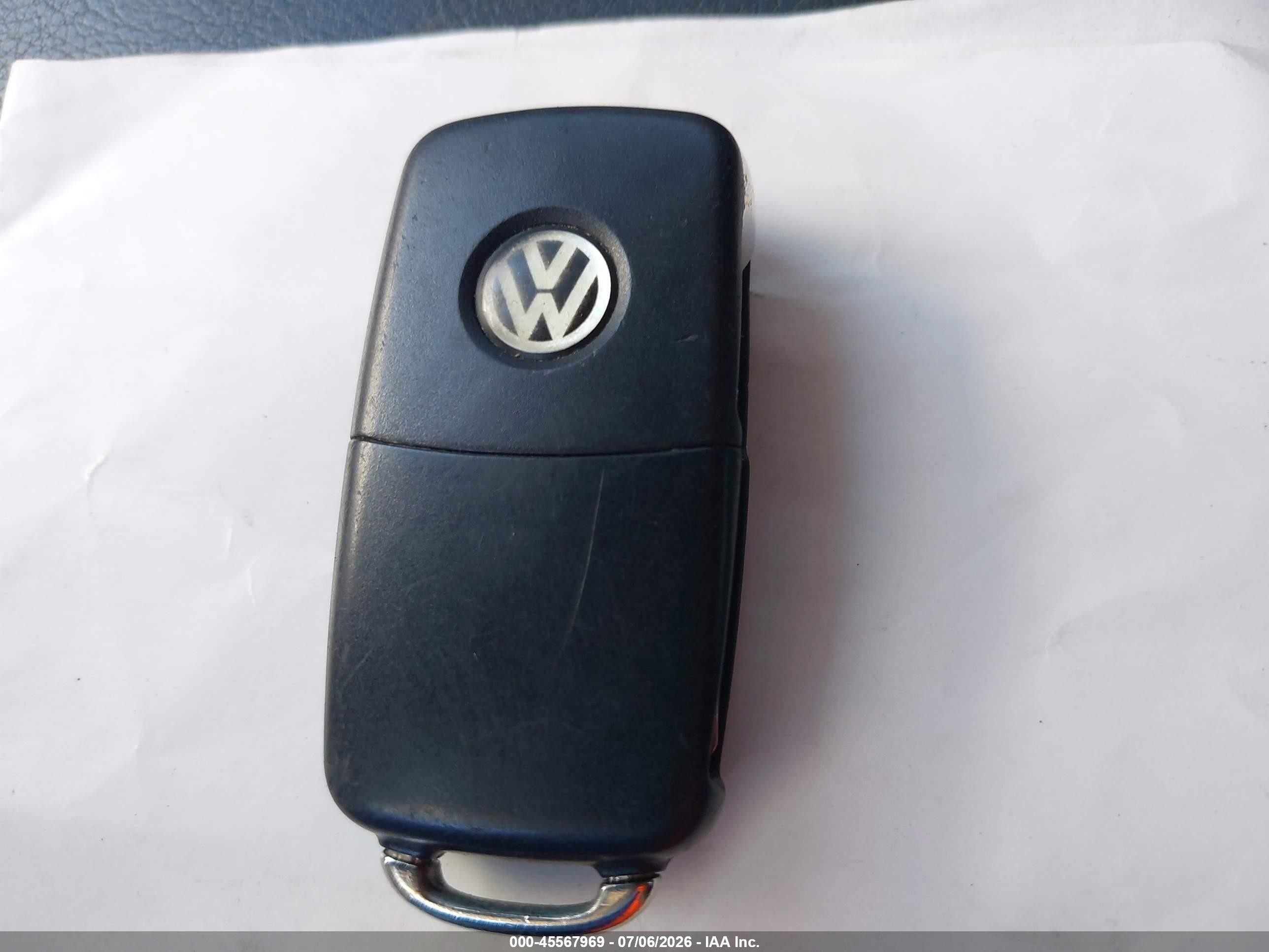 2015 Volkswagen Passat 1.8t Limited Edition White vin: 1VWAT7A37FC110156
