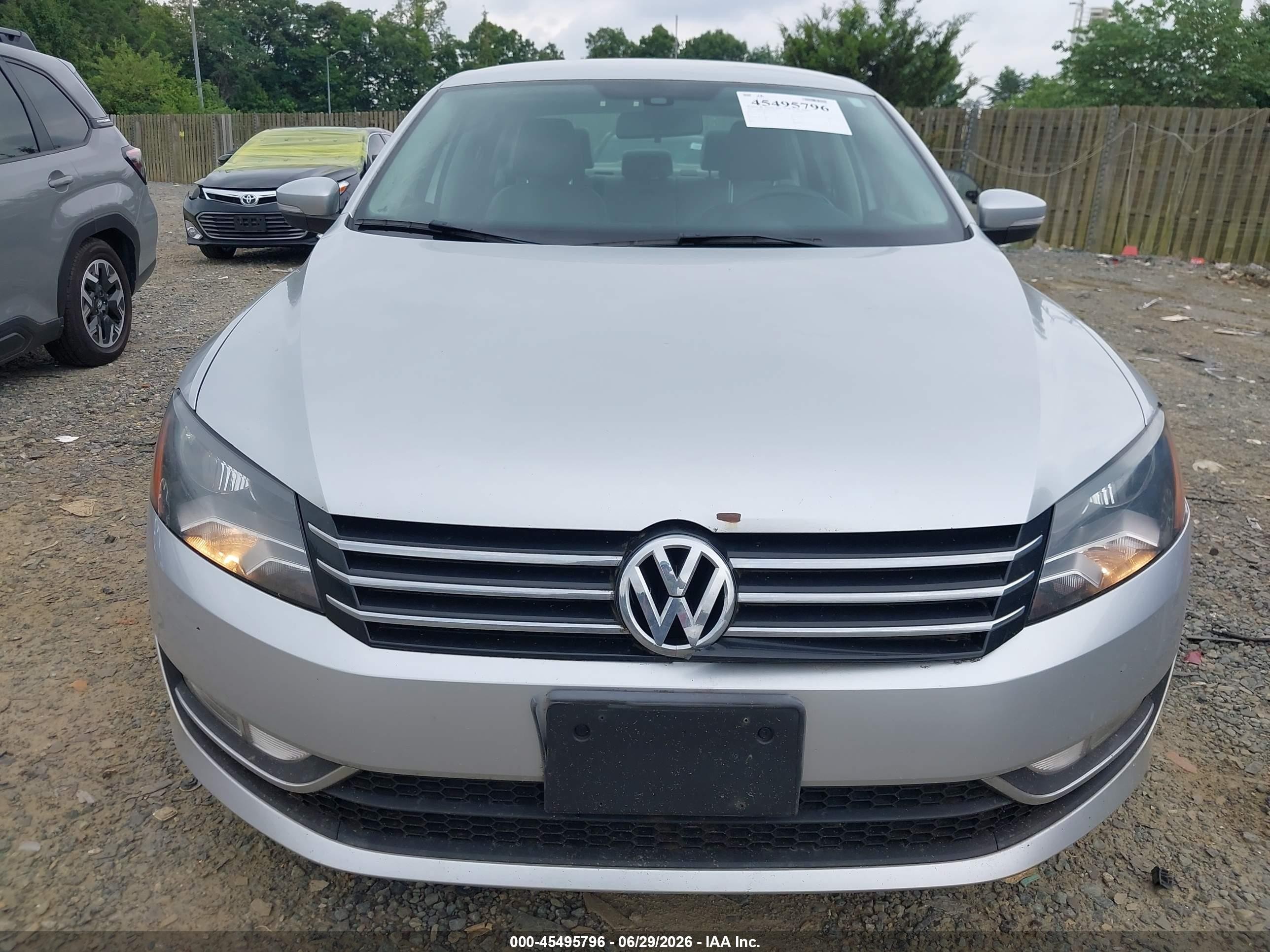 2015 Volkswagen Passat 1.8t Limited Edition Silver vin: 1VWAT7A37FC120797