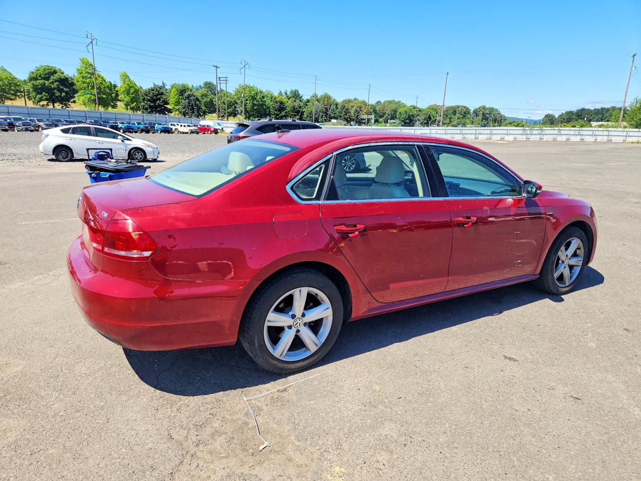 2015 Volkswagen Passat S Red vin: 1VWAT7A37FC121545