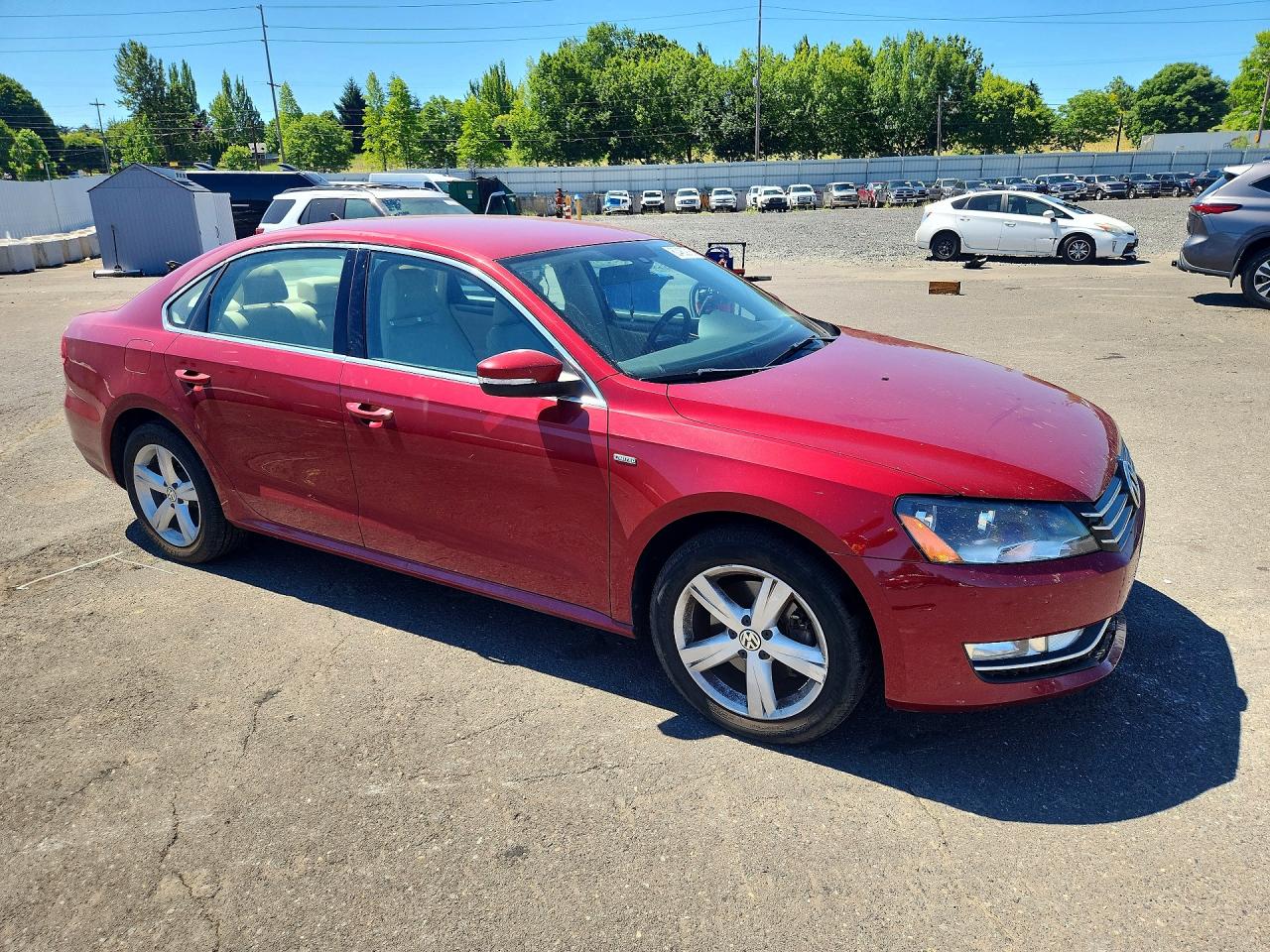 2015 Volkswagen Passat S Red vin: 1VWAT7A37FC121545