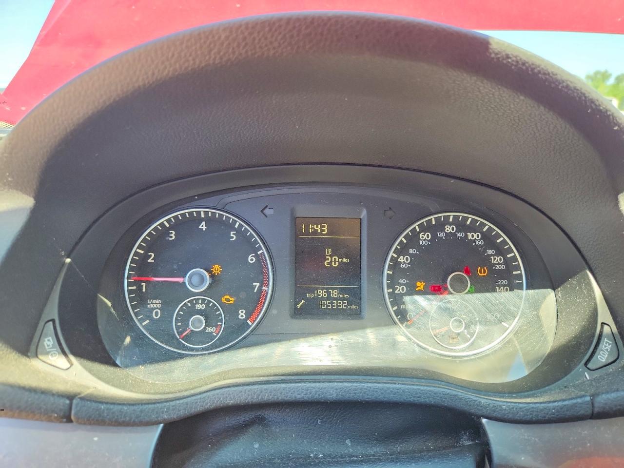 2015 Volkswagen Passat S Red vin: 1VWAT7A37FC121545