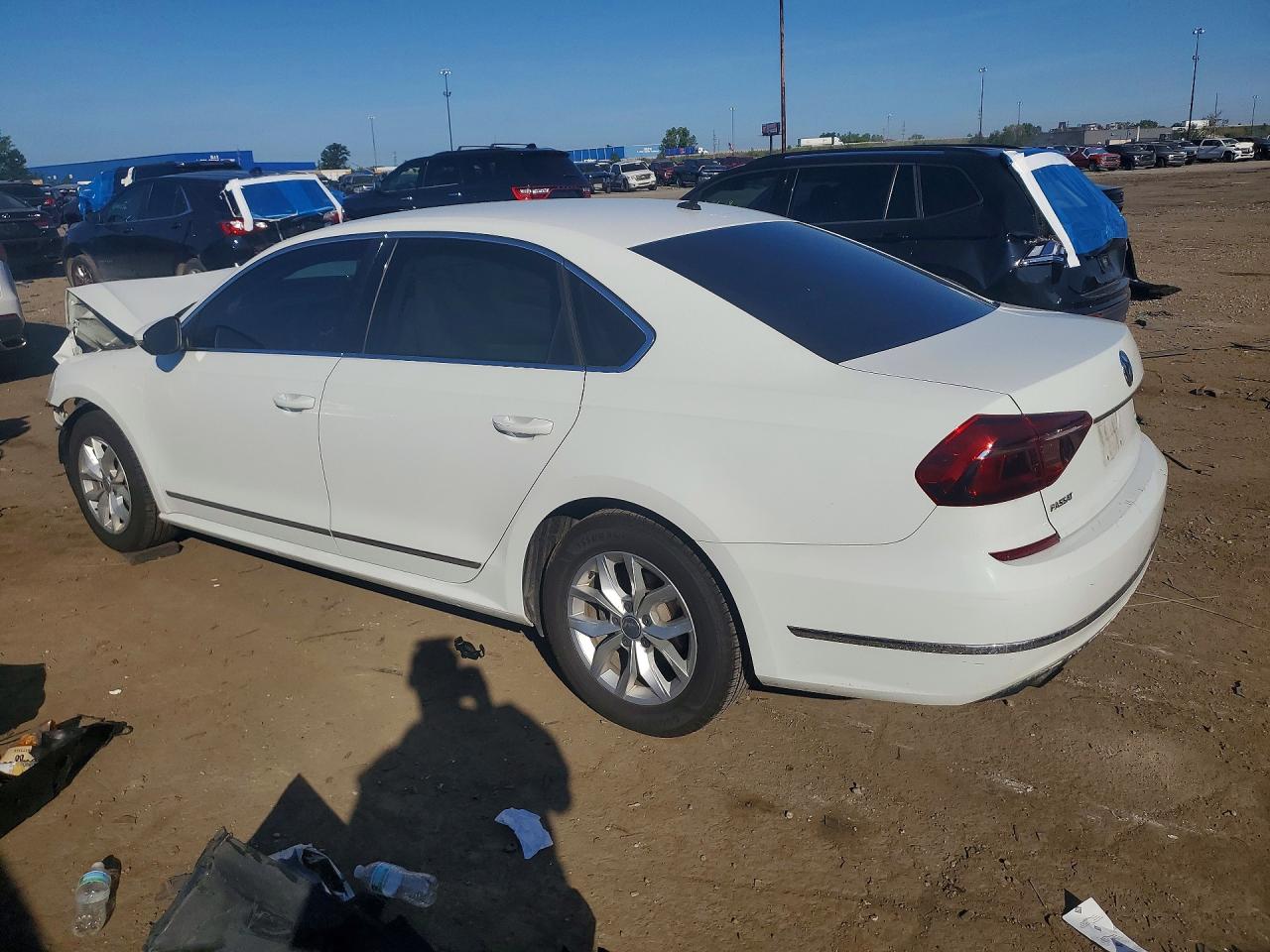 2017 Volkswagen Passat S White vin: 1VWAT7A37HC077601