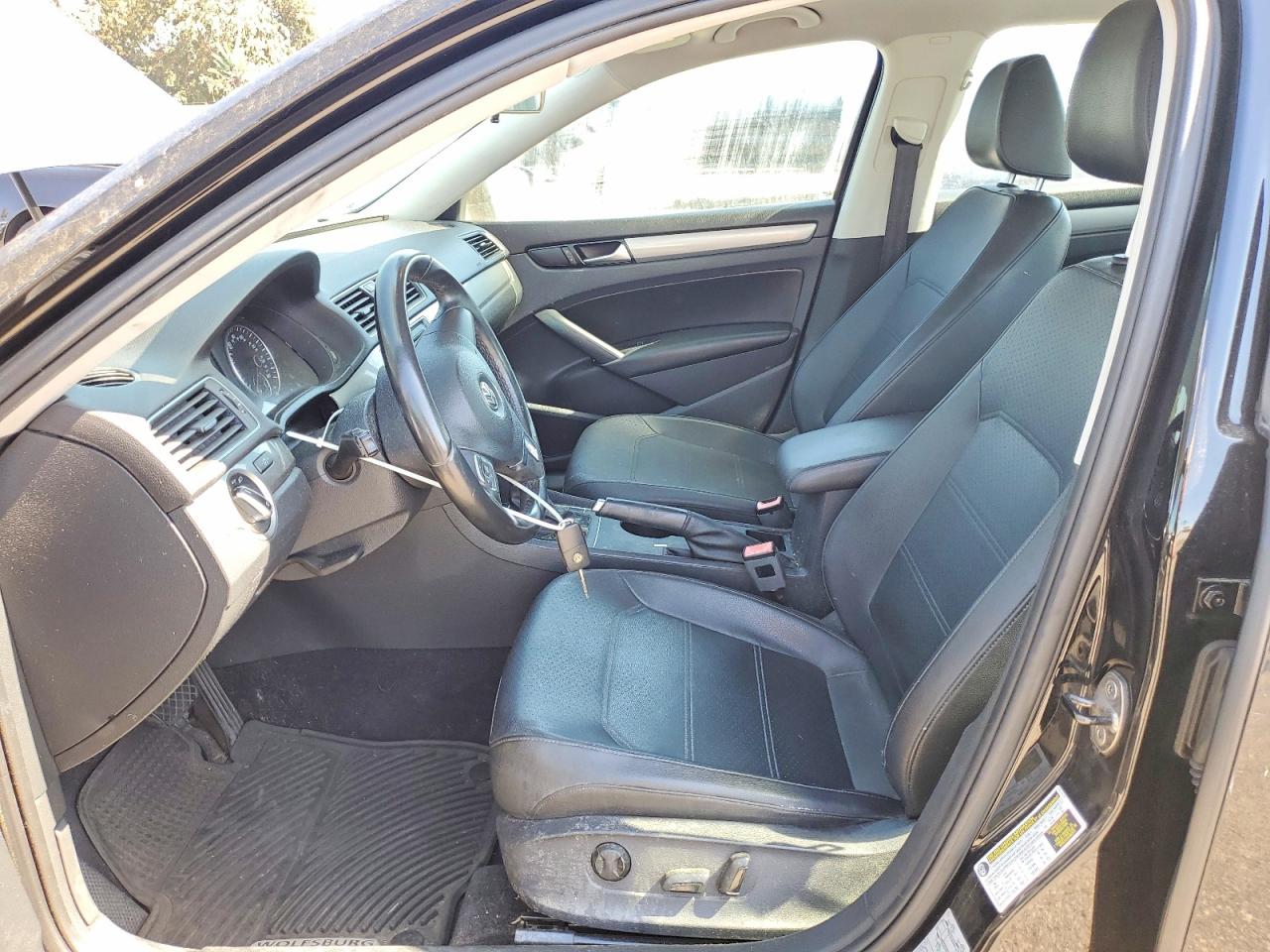 2014 Volkswagen Passat S Black vin: 1VWAT7A38EC044392