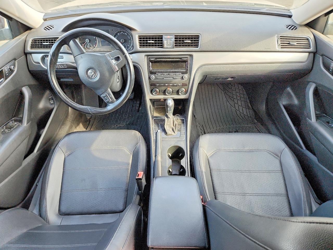 2014 Volkswagen Passat S Бордовый vin: 1VWAT7A38EC084083