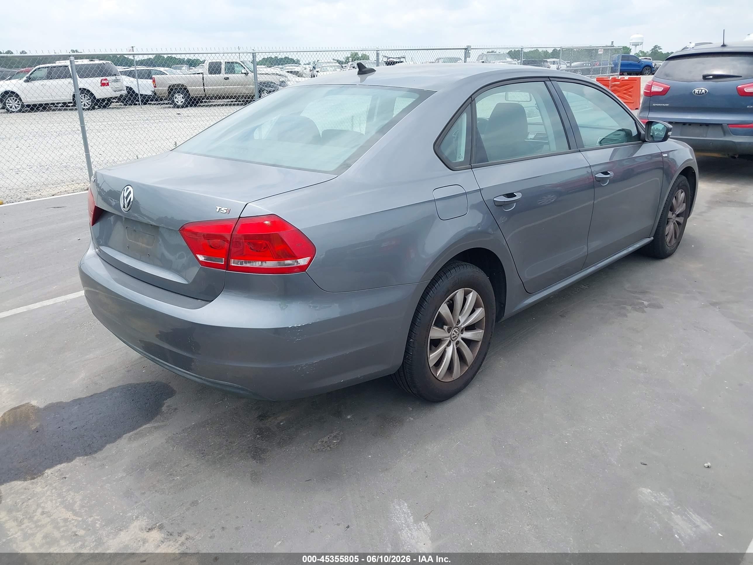 2015 Volkswagen Passat 1.8t Wolfsburg Edition Gray vin: 1VWAT7A38FC026363