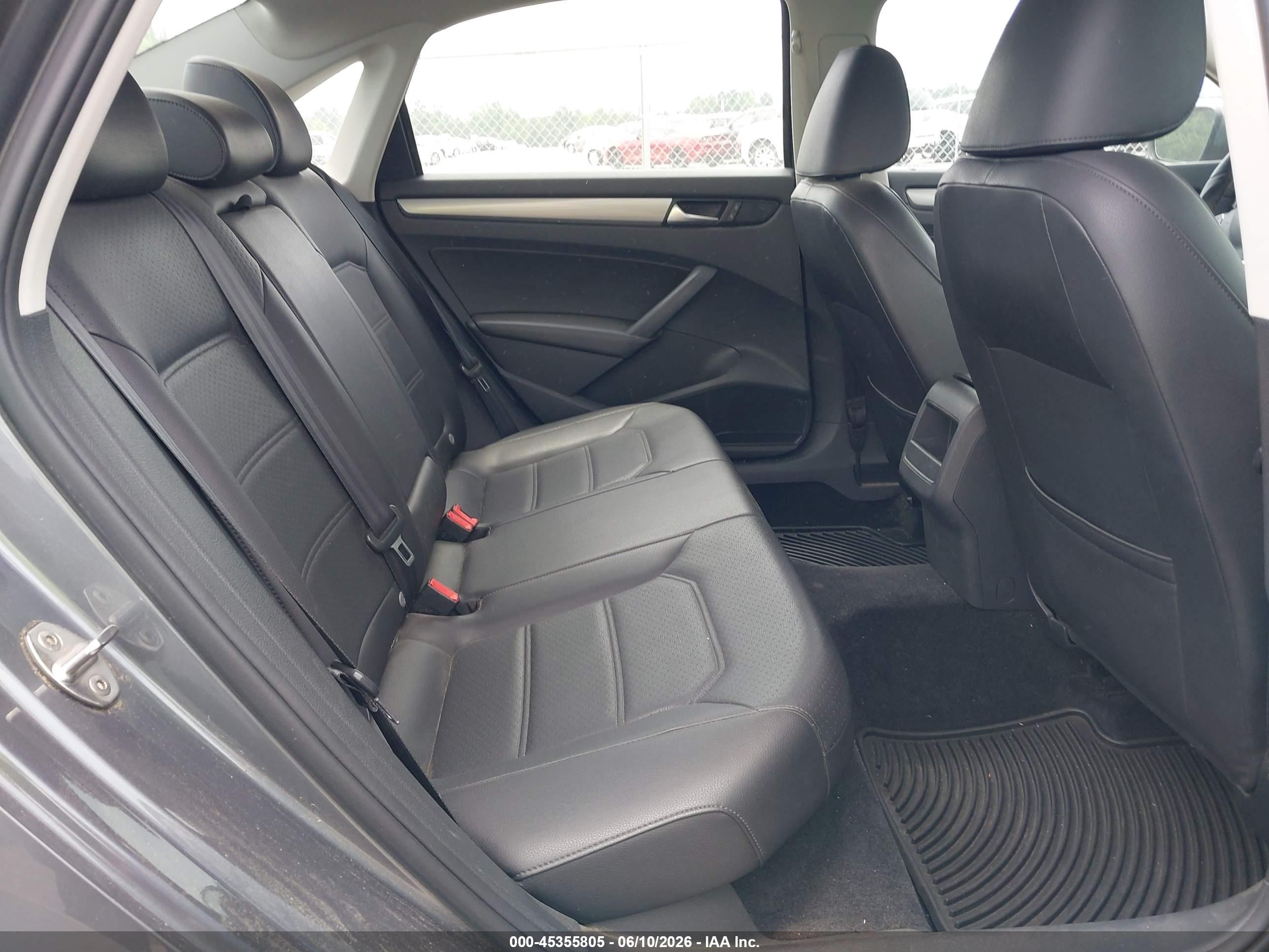 2015 Volkswagen Passat 1.8t Wolfsburg Edition Gray vin: 1VWAT7A38FC026363