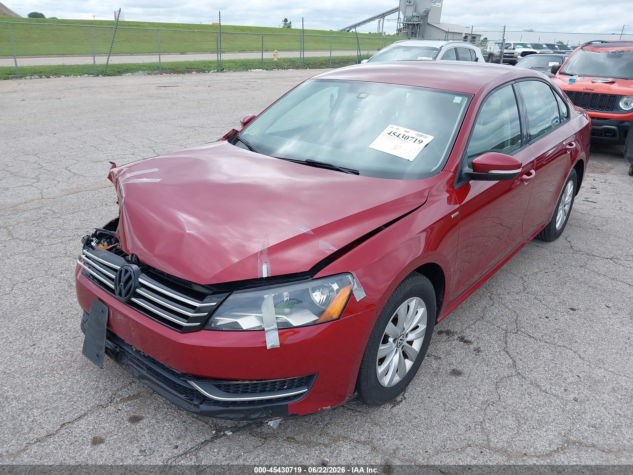 2015 Volkswagen Passat 1.8t Wolfsburg Edition Темно-бордовый vin: 1VWAT7A38FC042059