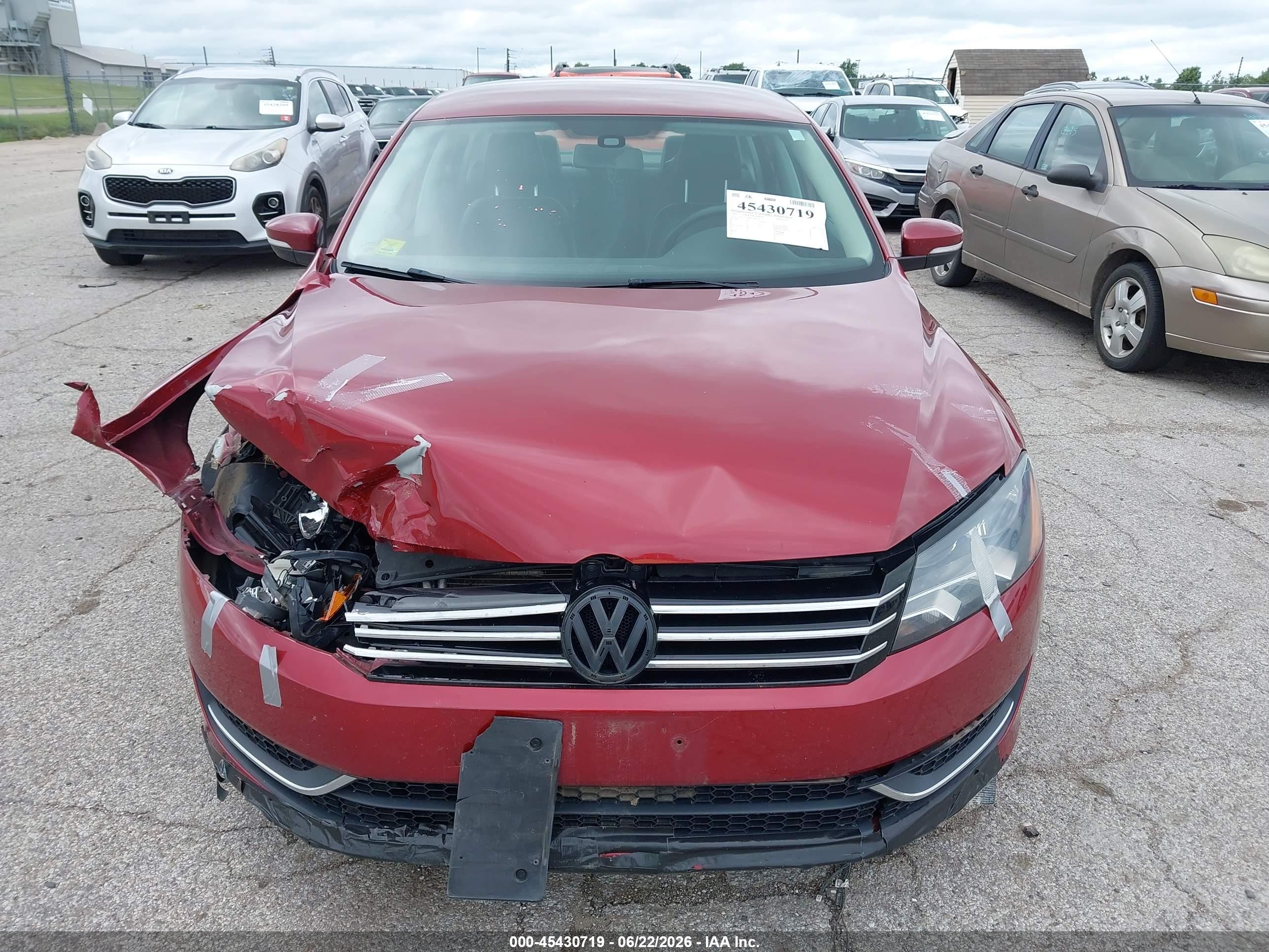 2015 Volkswagen Passat 1.8t Wolfsburg Edition Темно-бордовый vin: 1VWAT7A38FC042059