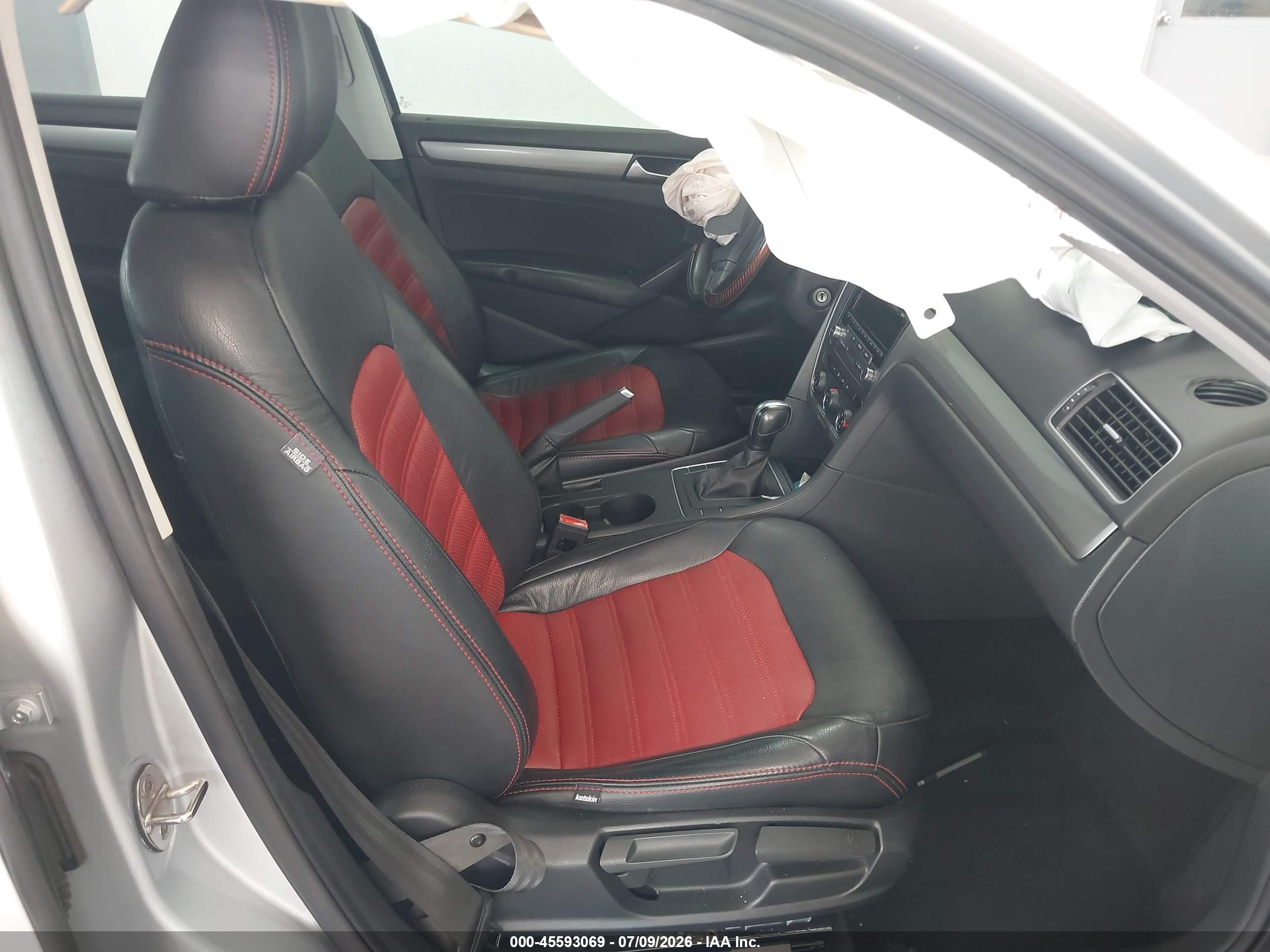 2015 Volkswagen Passat 1.8t S Silver vin: 1VWAT7A38FC064384