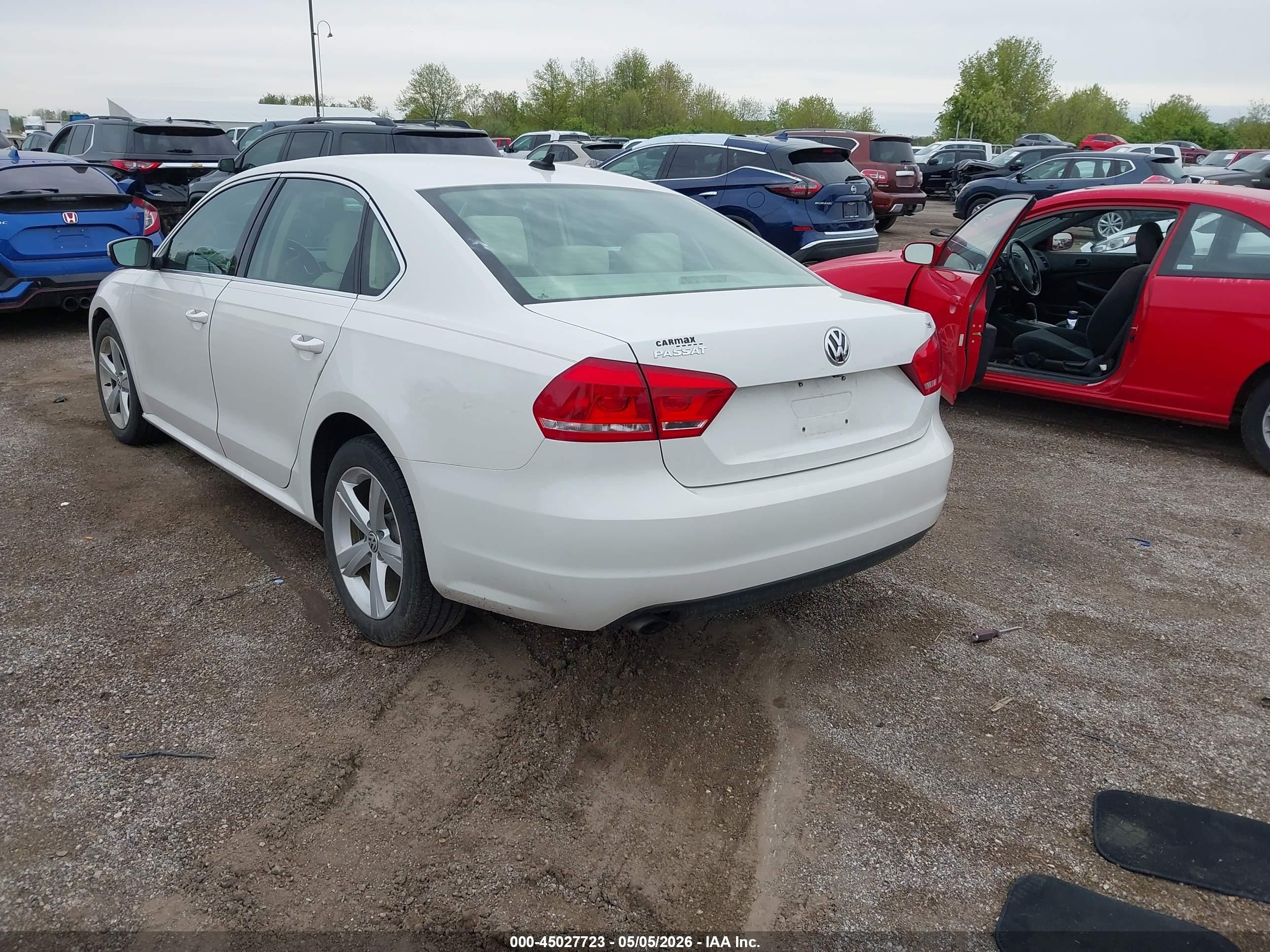 2015 Volkswagen Passat 1.8t Limited Edition White vin: 1VWAT7A38FC080892