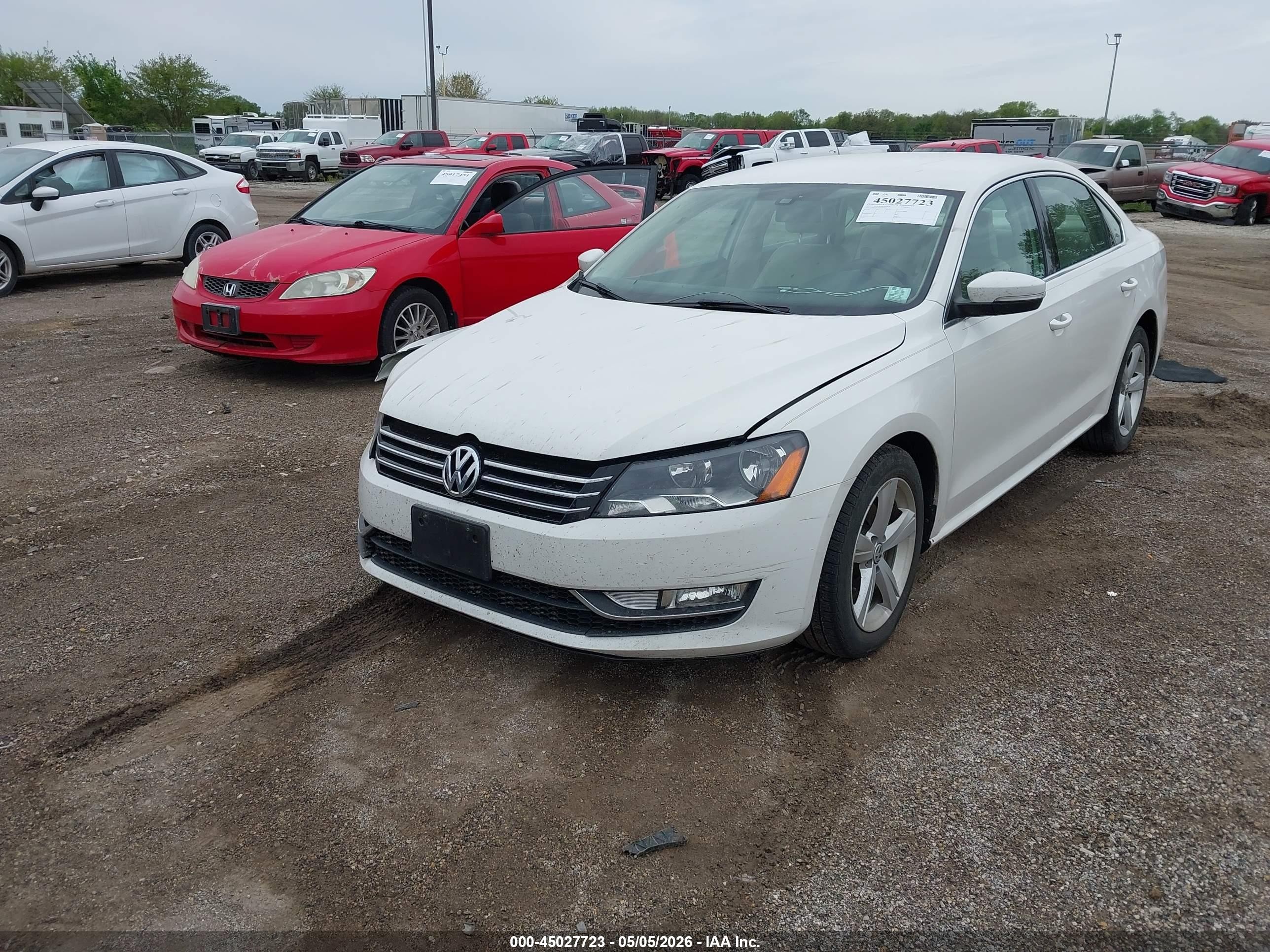 2015 Volkswagen Passat 1.8t Limited Edition White vin: 1VWAT7A38FC080892