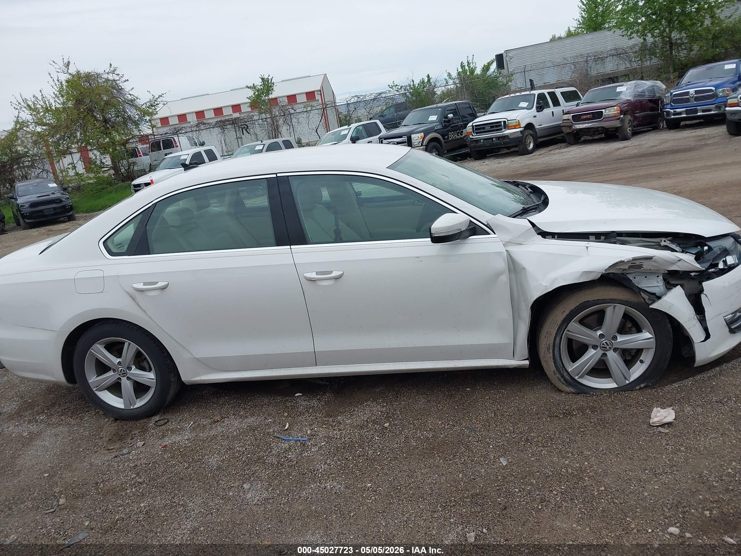 2015 Volkswagen Passat 1.8t Limited Edition White vin: 1VWAT7A38FC080892