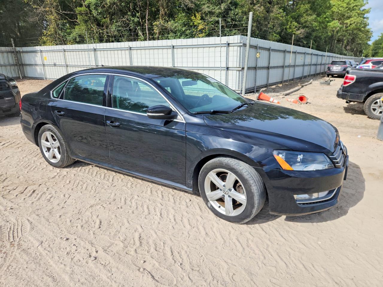 2015 Volkswagen Passat S Black vin: 1VWAT7A38FC087552