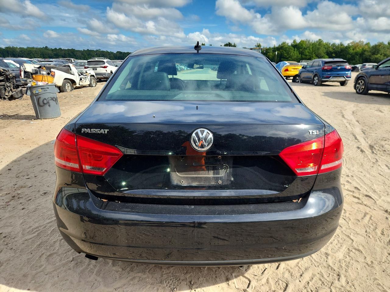 2015 Volkswagen Passat S Black vin: 1VWAT7A38FC087552