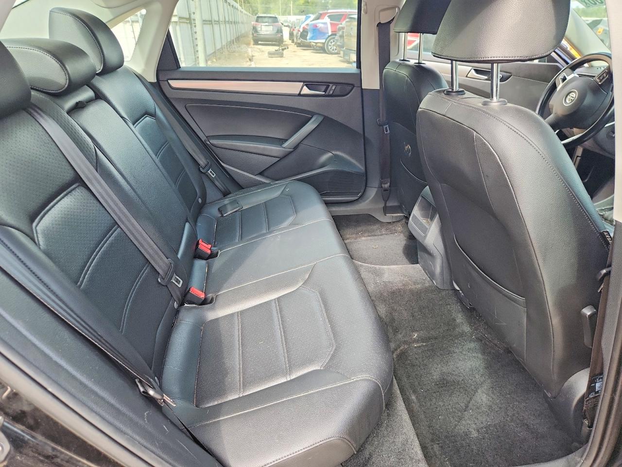 2015 Volkswagen Passat S Black vin: 1VWAT7A38FC087552