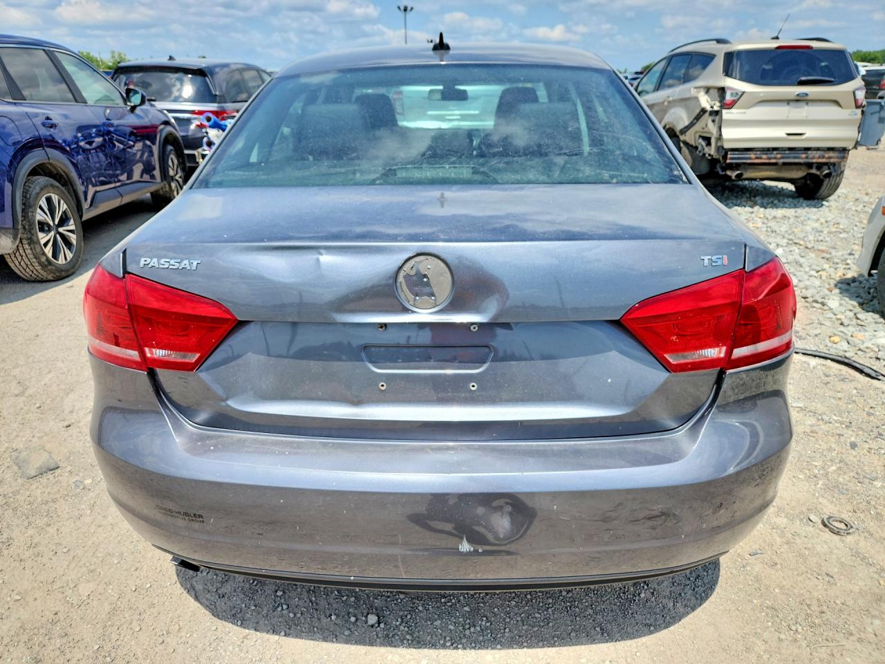 2015 Volkswagen Passat S Серебряный vin: 1VWAT7A38FC090371