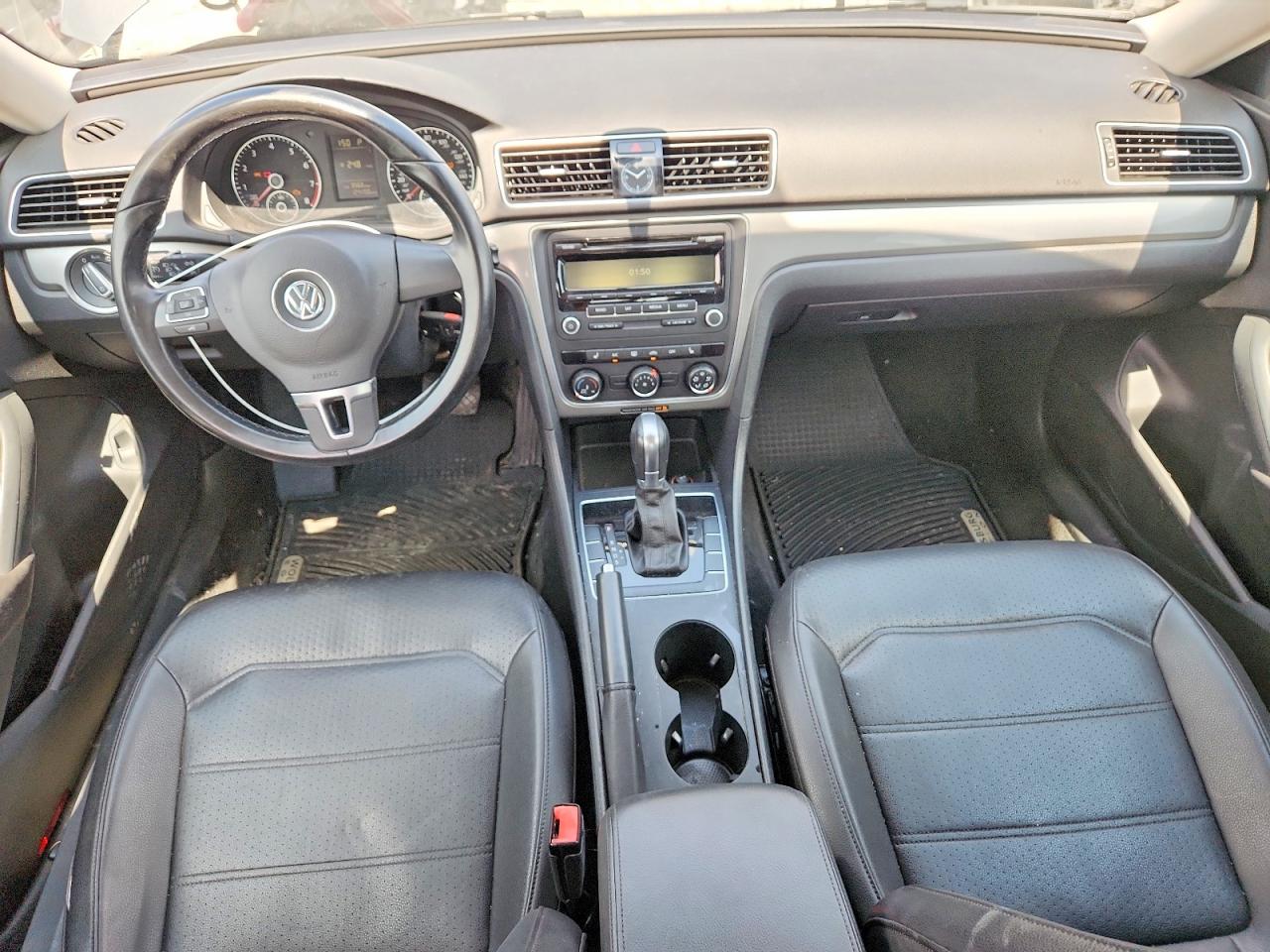 2015 Volkswagen Passat S Серебряный vin: 1VWAT7A38FC090371