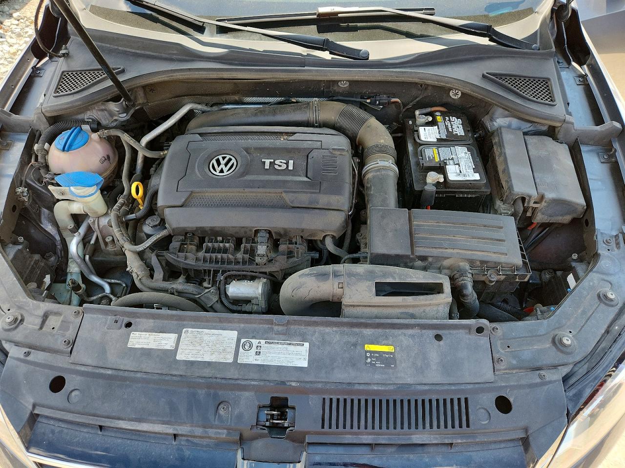 2015 Volkswagen Passat S Серебряный vin: 1VWAT7A38FC090371