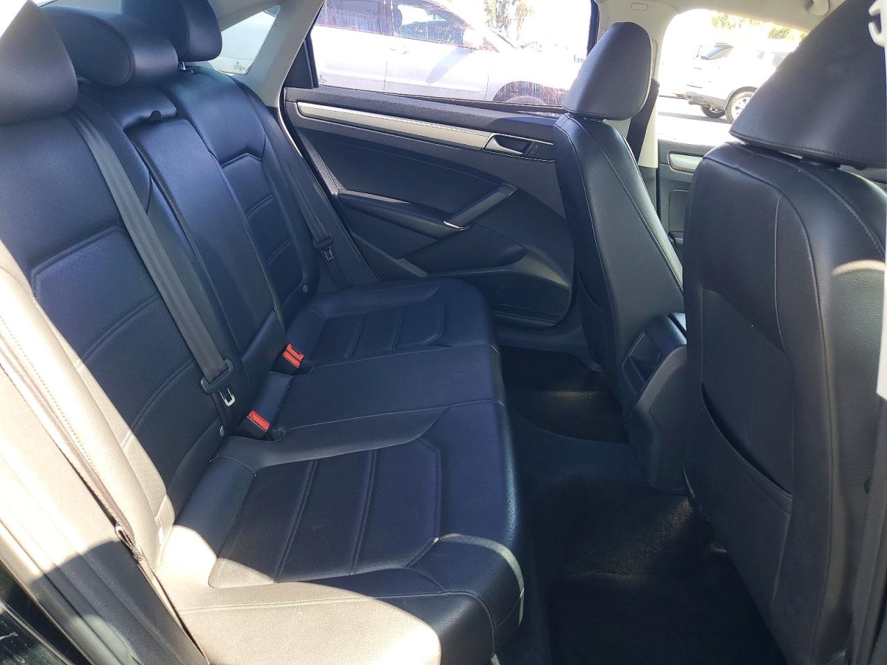 2015 Volkswagen Passat S Black vin: 1VWAT7A38FC099278