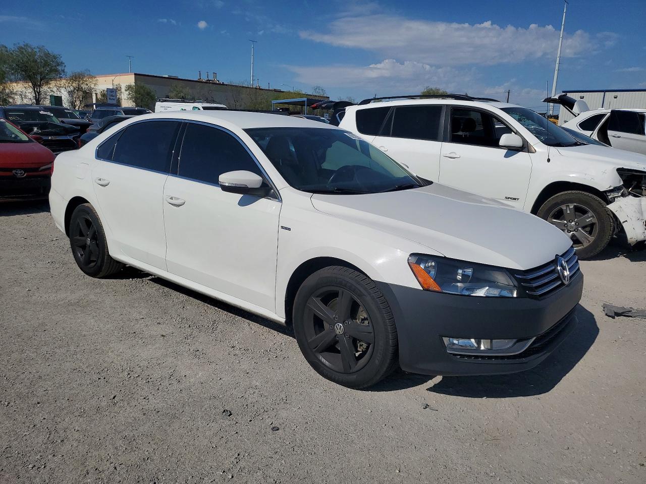 2015 Volkswagen Passat S White vin: 1VWAT7A38FC109761