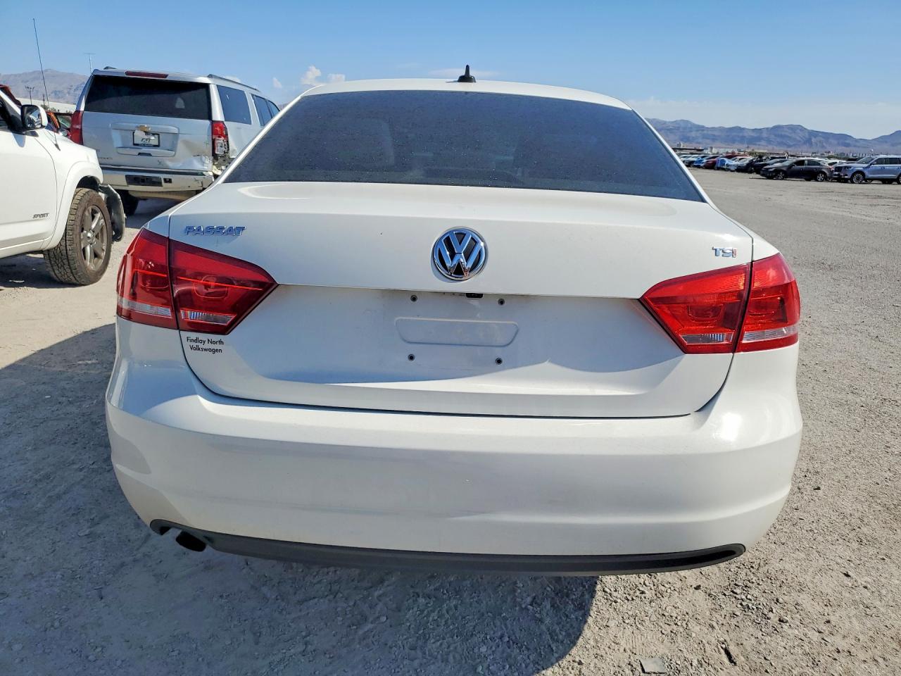 2015 Volkswagen Passat S White vin: 1VWAT7A38FC109761