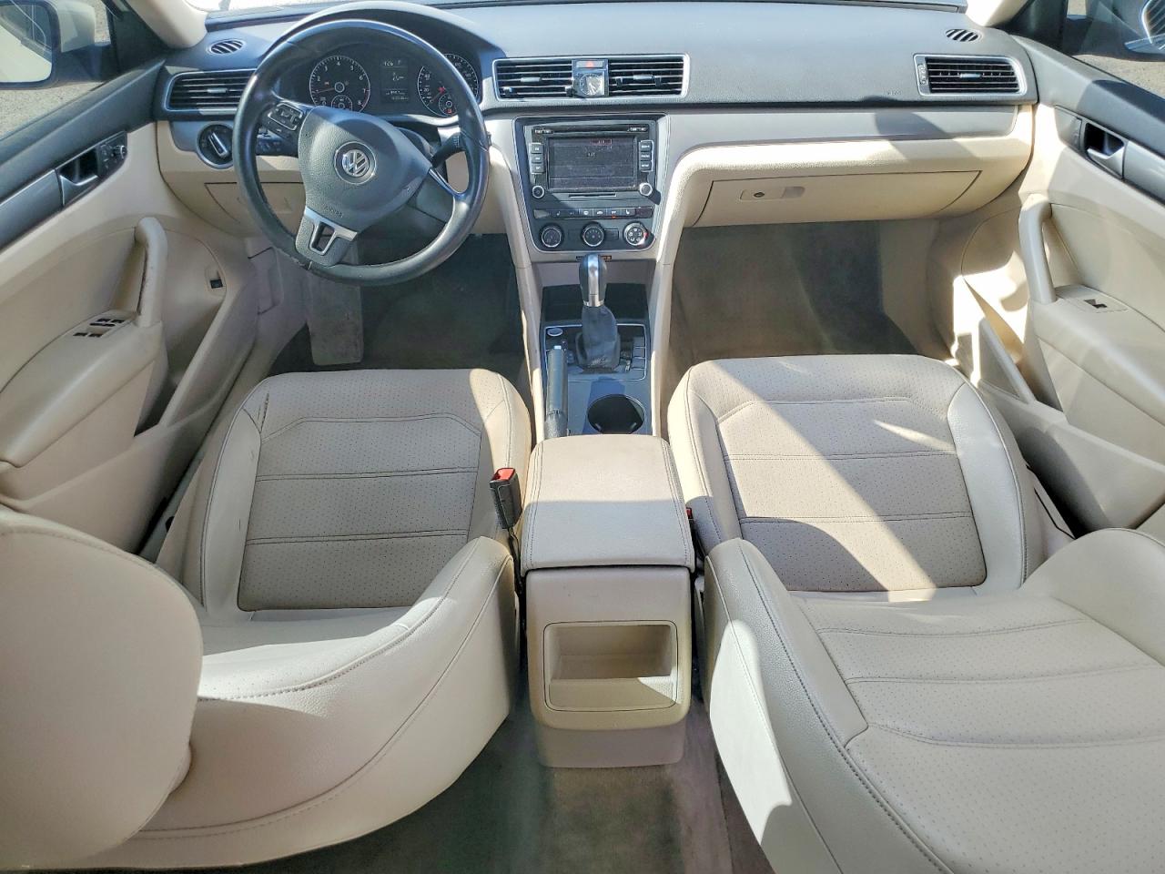 2015 Volkswagen Passat S White vin: 1VWAT7A38FC109761
