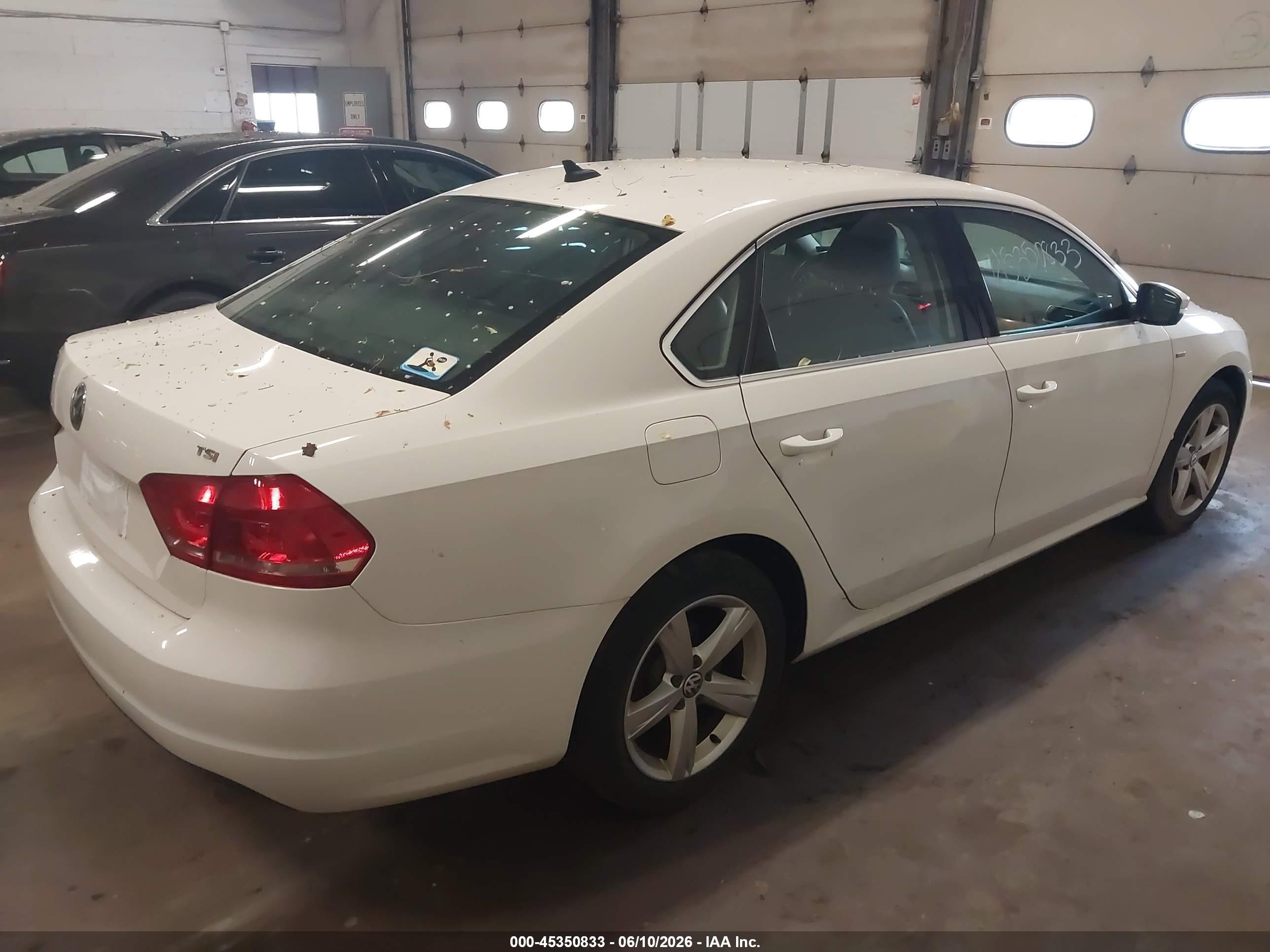 2015 Volkswagen Passat 1.8t Limited Edition Белый vin: 1VWAT7A38FC110134
