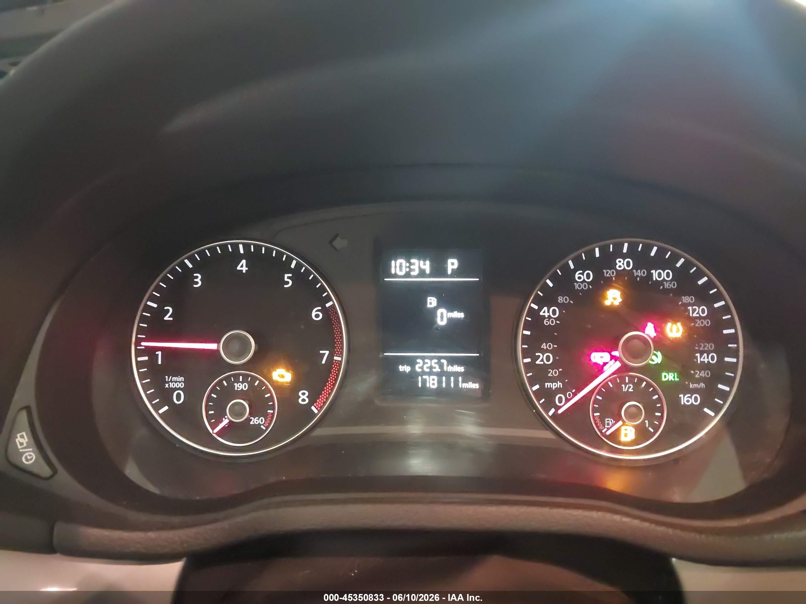 2015 Volkswagen Passat 1.8t Limited Edition Белый vin: 1VWAT7A38FC110134