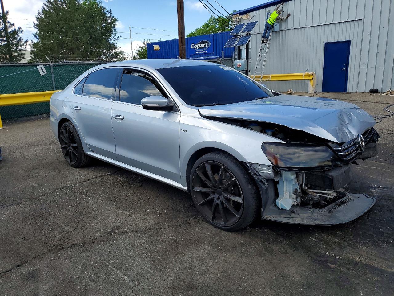 2015 Volkswagen Passat S Серебряный vin: 1VWAT7A38FC112613