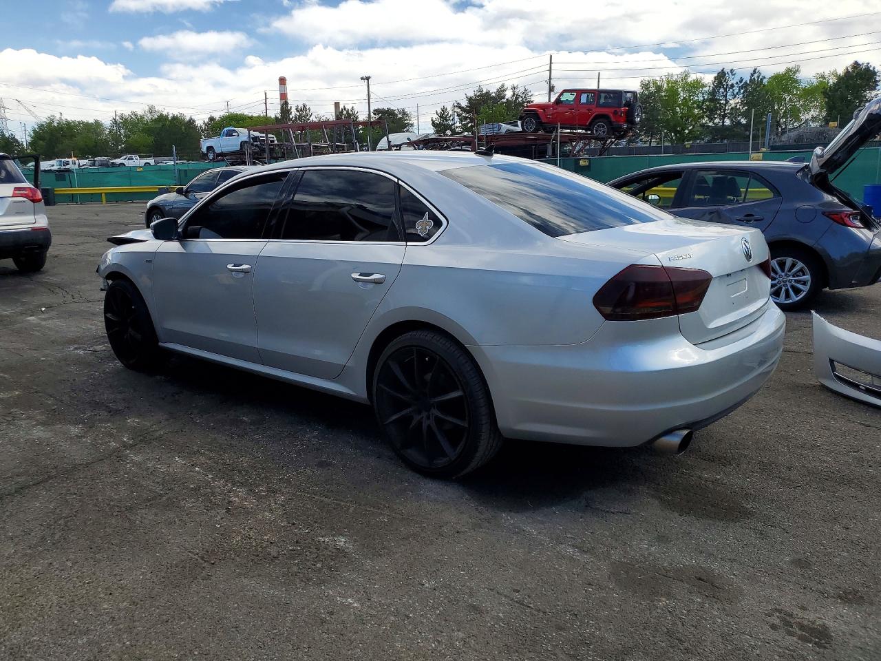 2015 Volkswagen Passat S Серебряный vin: 1VWAT7A38FC112613