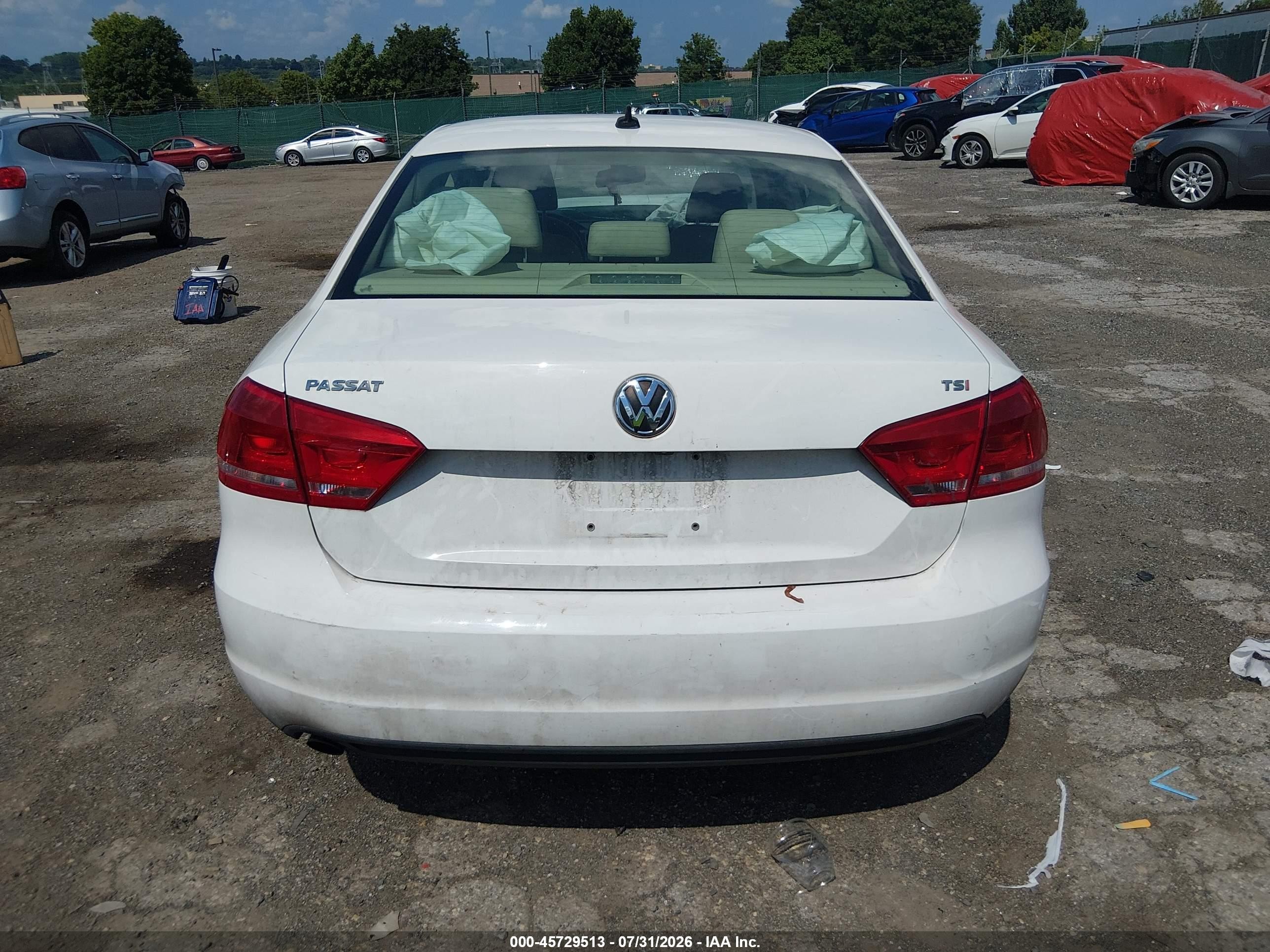 2015 Volkswagen Passat 1.8t Limited Edition White vin: 1VWAT7A38FC114698