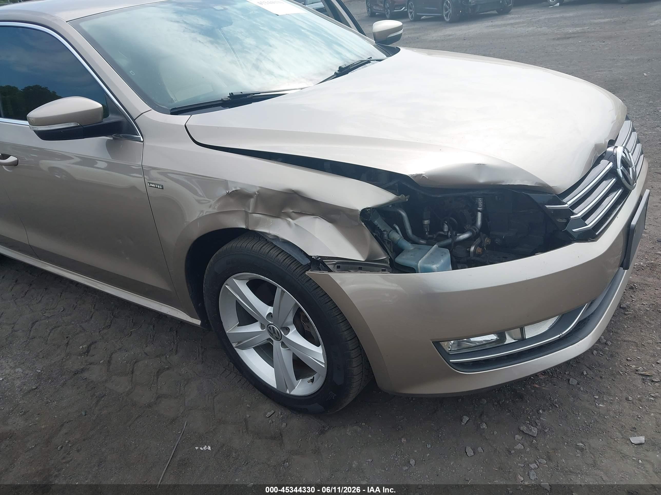 2015 Volkswagen Passat 1.8t Limited Edition Золотой vin: 1VWAT7A38FC119996