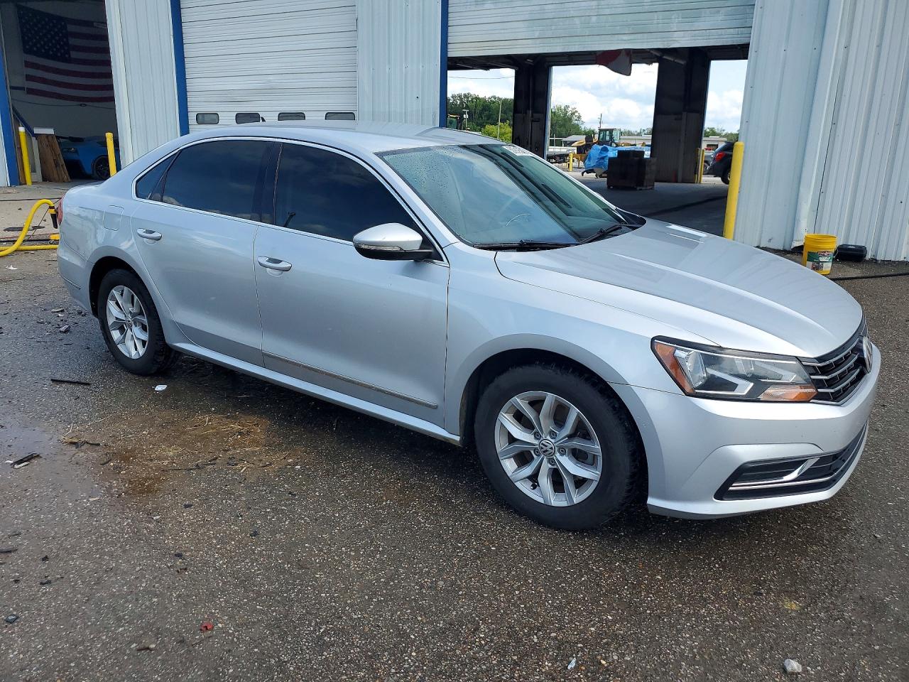 2017 Volkswagen Passat S Silver vin: 1VWAT7A38HC058765
