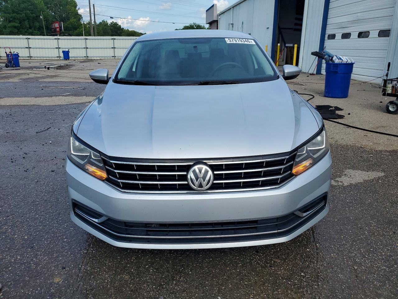 2017 Volkswagen Passat S Silver vin: 1VWAT7A38HC058765