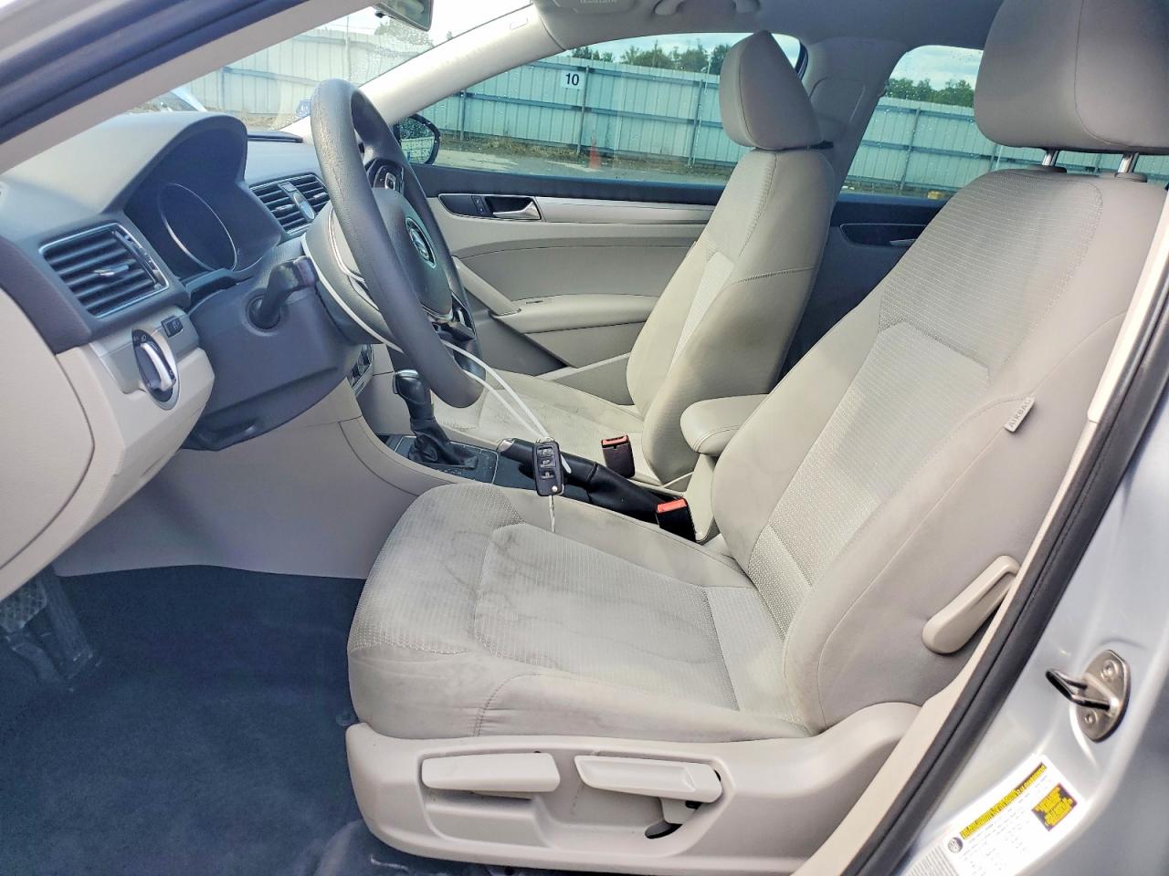 2017 Volkswagen Passat S Silver vin: 1VWAT7A38HC058765