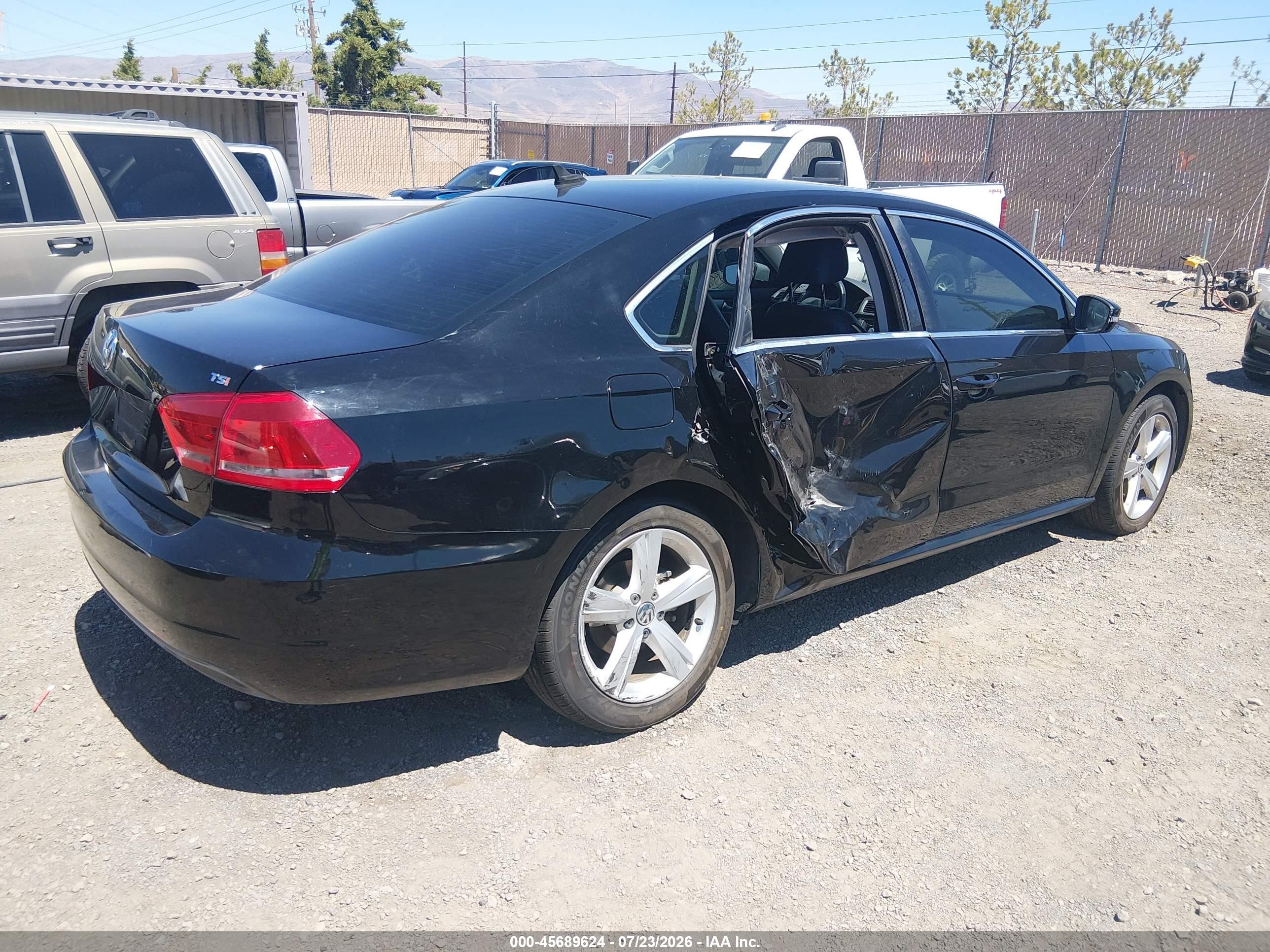 2014 Volkswagen Passat 1.8t Wolfsburg Edition Black vin: 1VWAT7A39EC023115