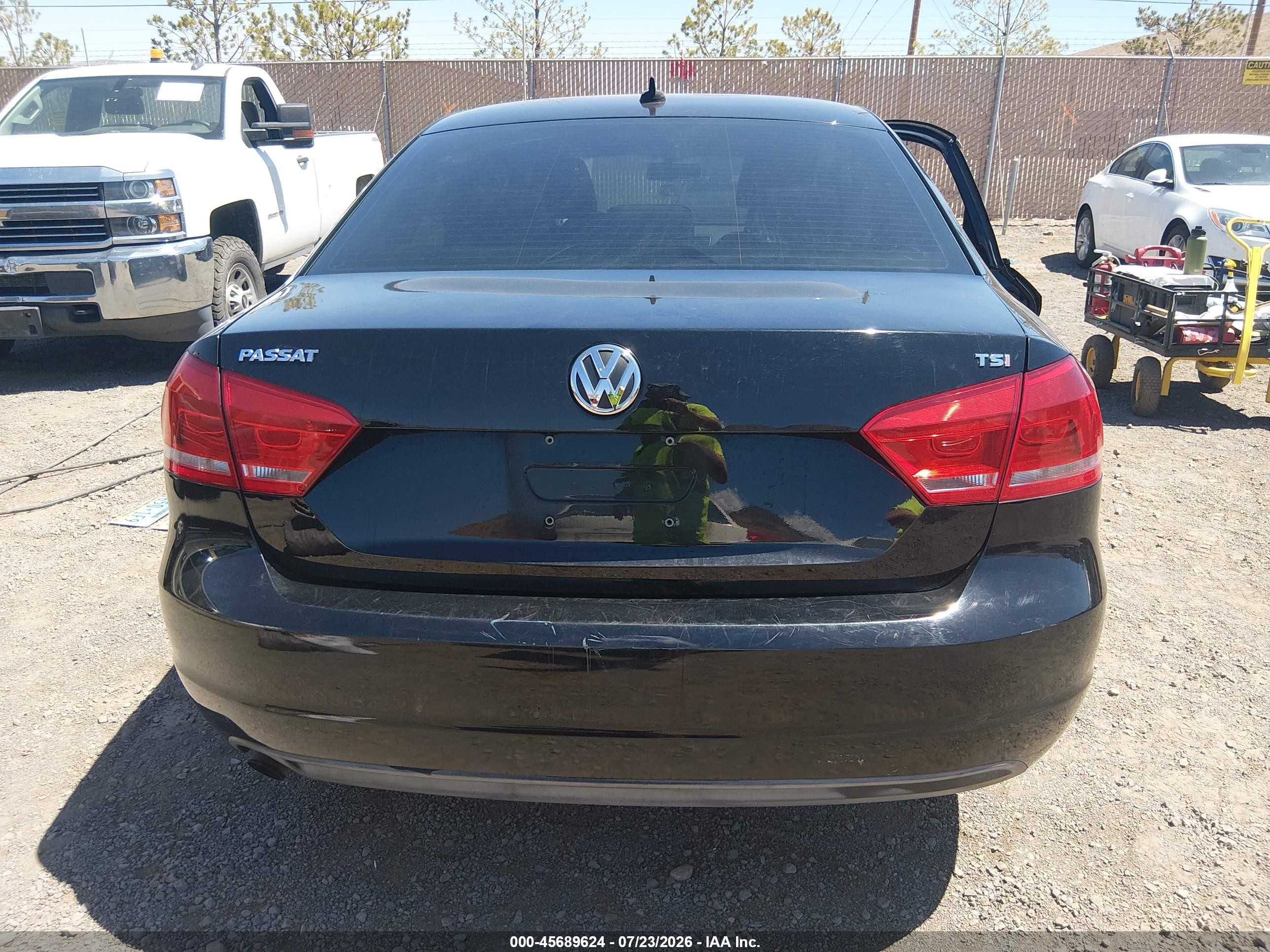 2014 Volkswagen Passat 1.8t Wolfsburg Edition Black vin: 1VWAT7A39EC023115