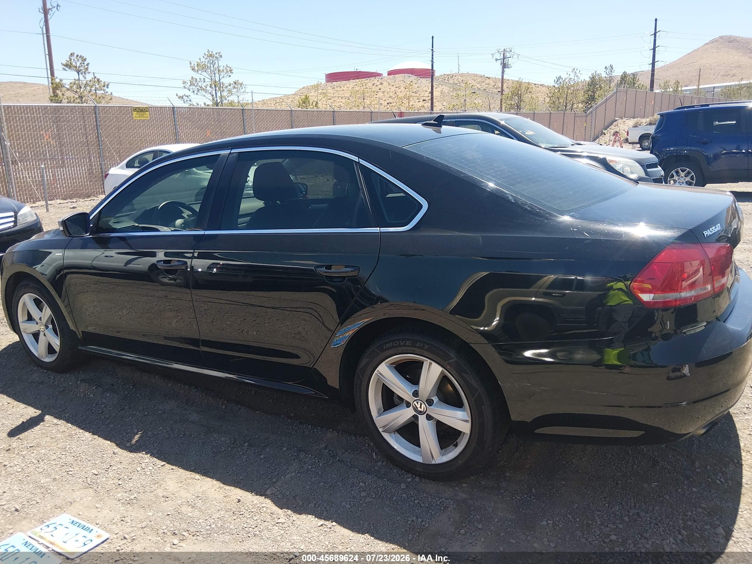 2014 Volkswagen Passat 1.8t Wolfsburg Edition Black vin: 1VWAT7A39EC023115