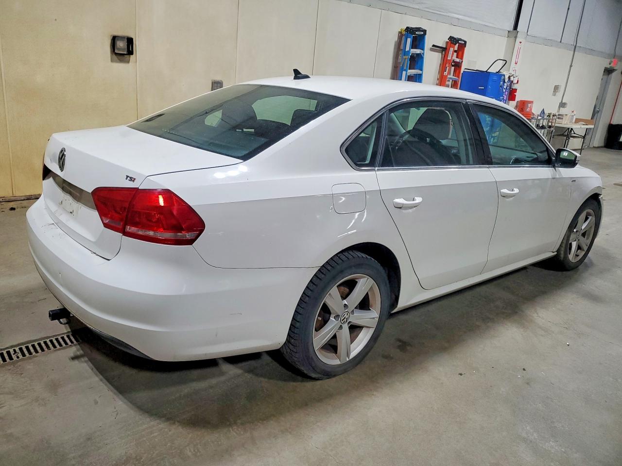 2014 Volkswagen Passat S White vin: 1VWAT7A39EC037516
