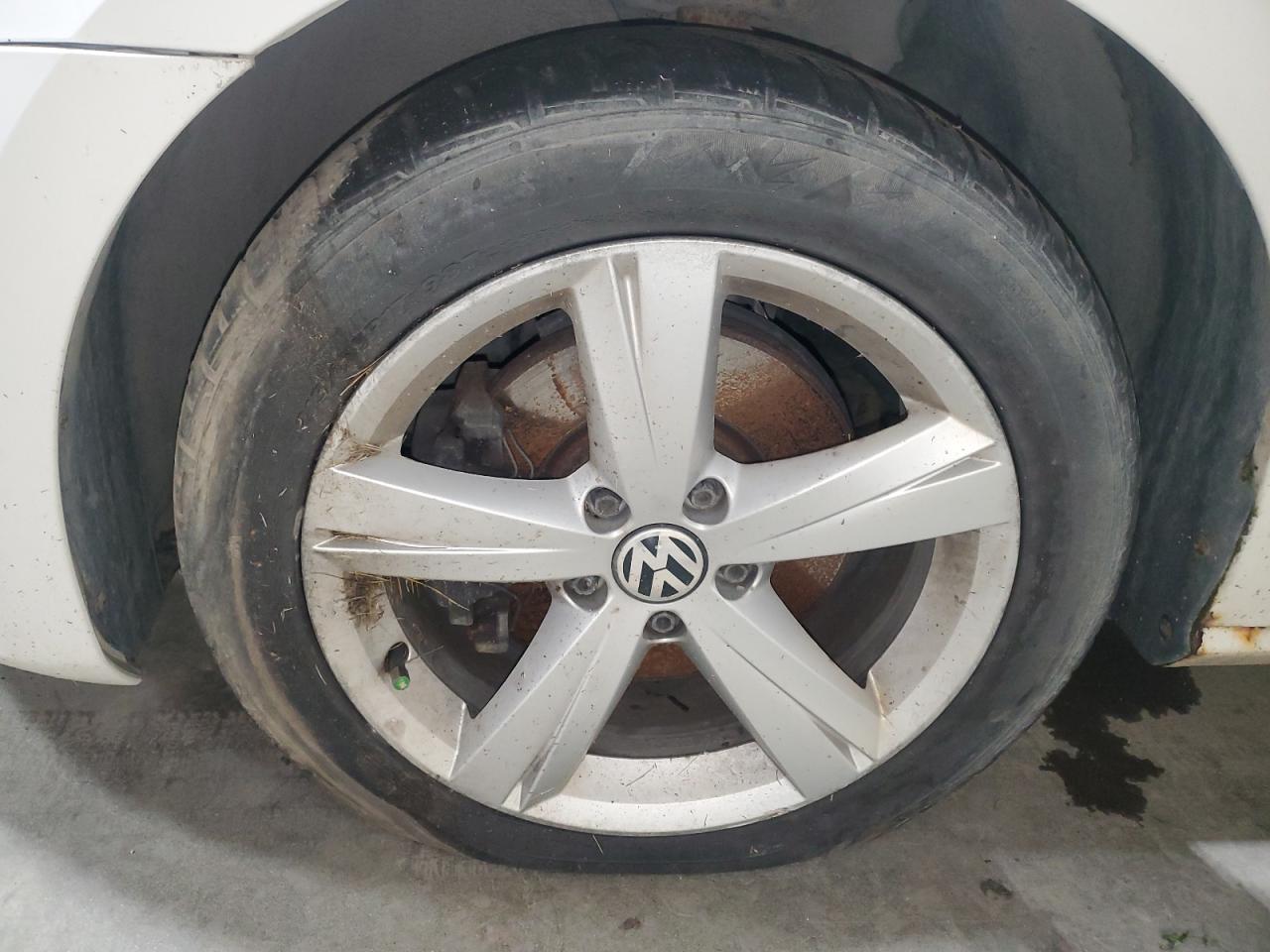 2014 Volkswagen Passat S White vin: 1VWAT7A39EC037516 Damage: Left Front Wheel, Curb Rash, > 12 Inches
