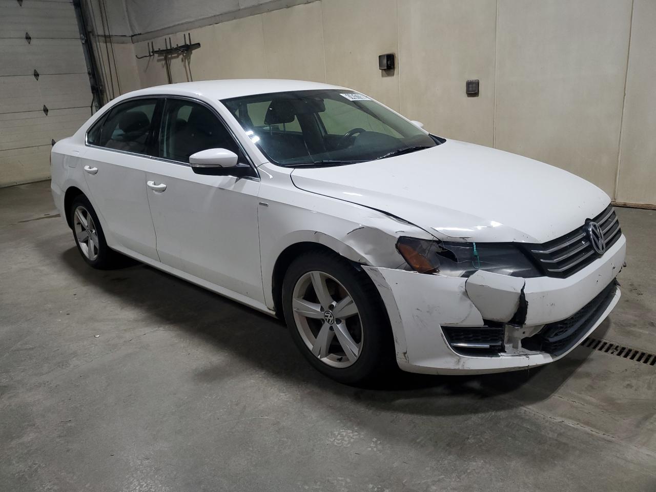 2014 Volkswagen Passat S White vin: 1VWAT7A39EC037516 Damage: Right Front Fender, Broken, Replacement Required