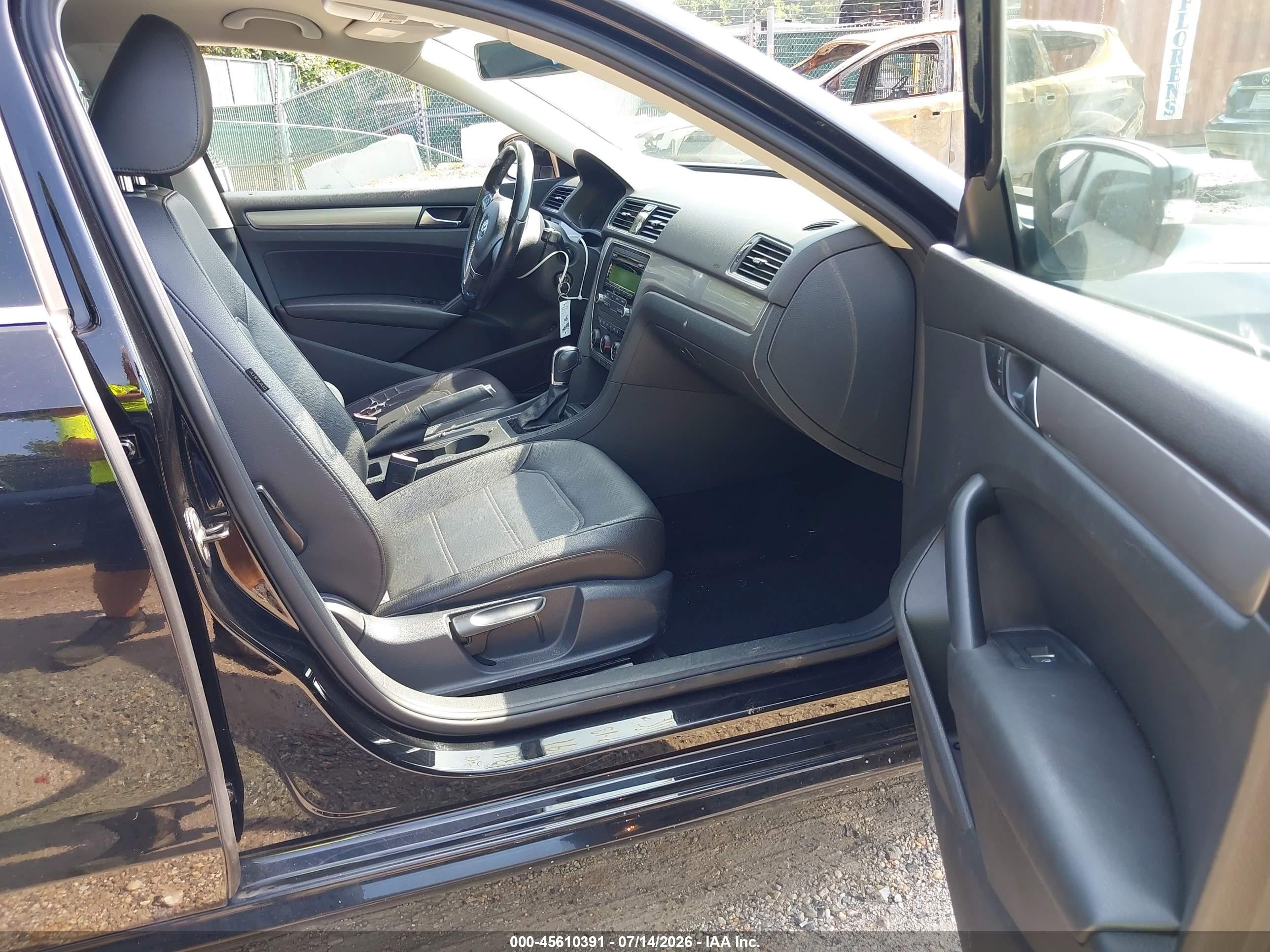 2014 Volkswagen Passat 1.8t Wolfsburg Edition Black vin: 1VWAT7A39EC039069