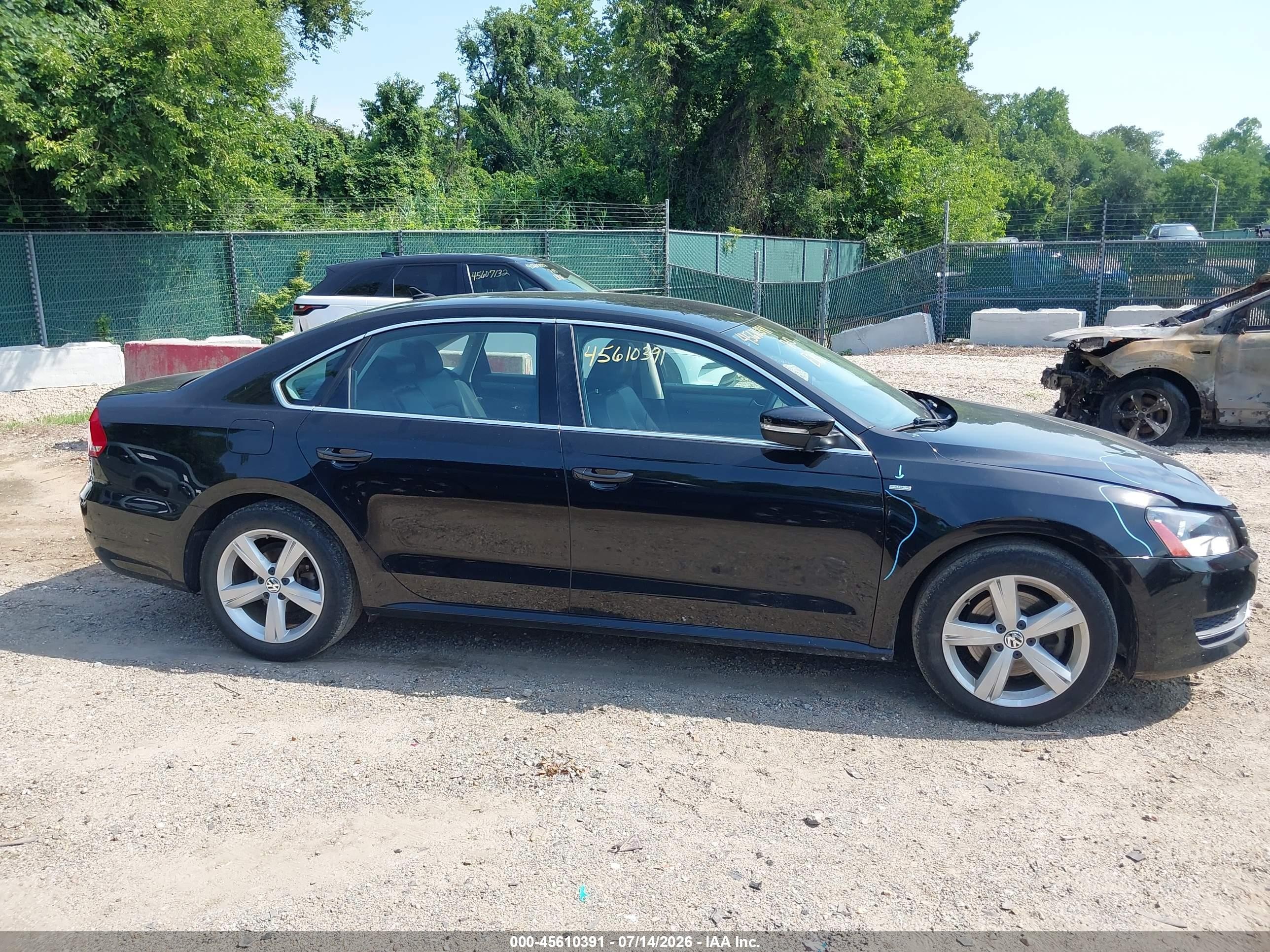 2014 Volkswagen Passat 1.8t Wolfsburg Edition Black vin: 1VWAT7A39EC039069