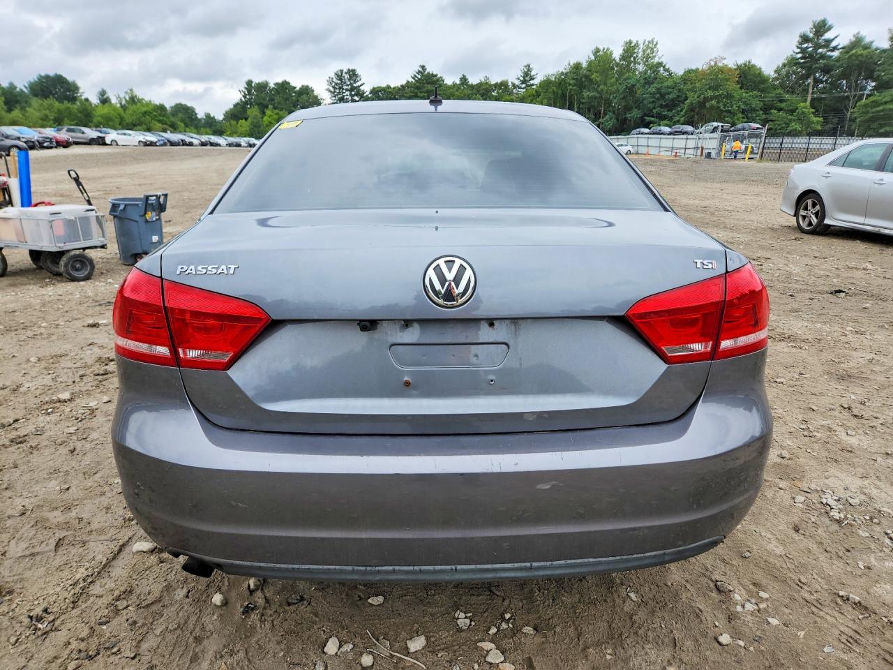 2014 Volkswagen Passat S Серый vin: 1VWAT7A39EC049343