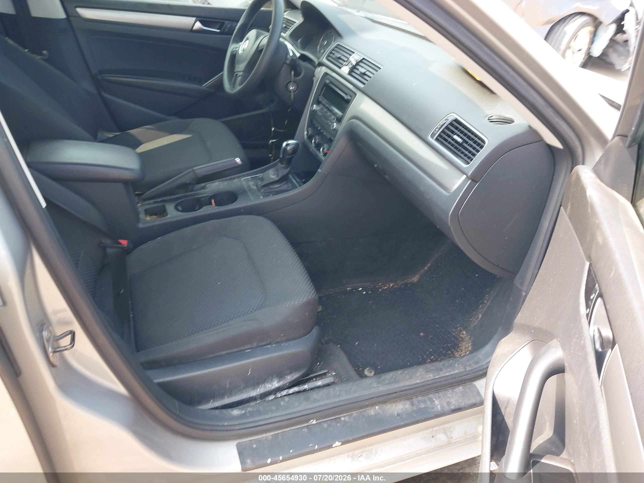 2014 Volkswagen Passat 1.8t S Gray vin: 1VWAT7A39EC060794
