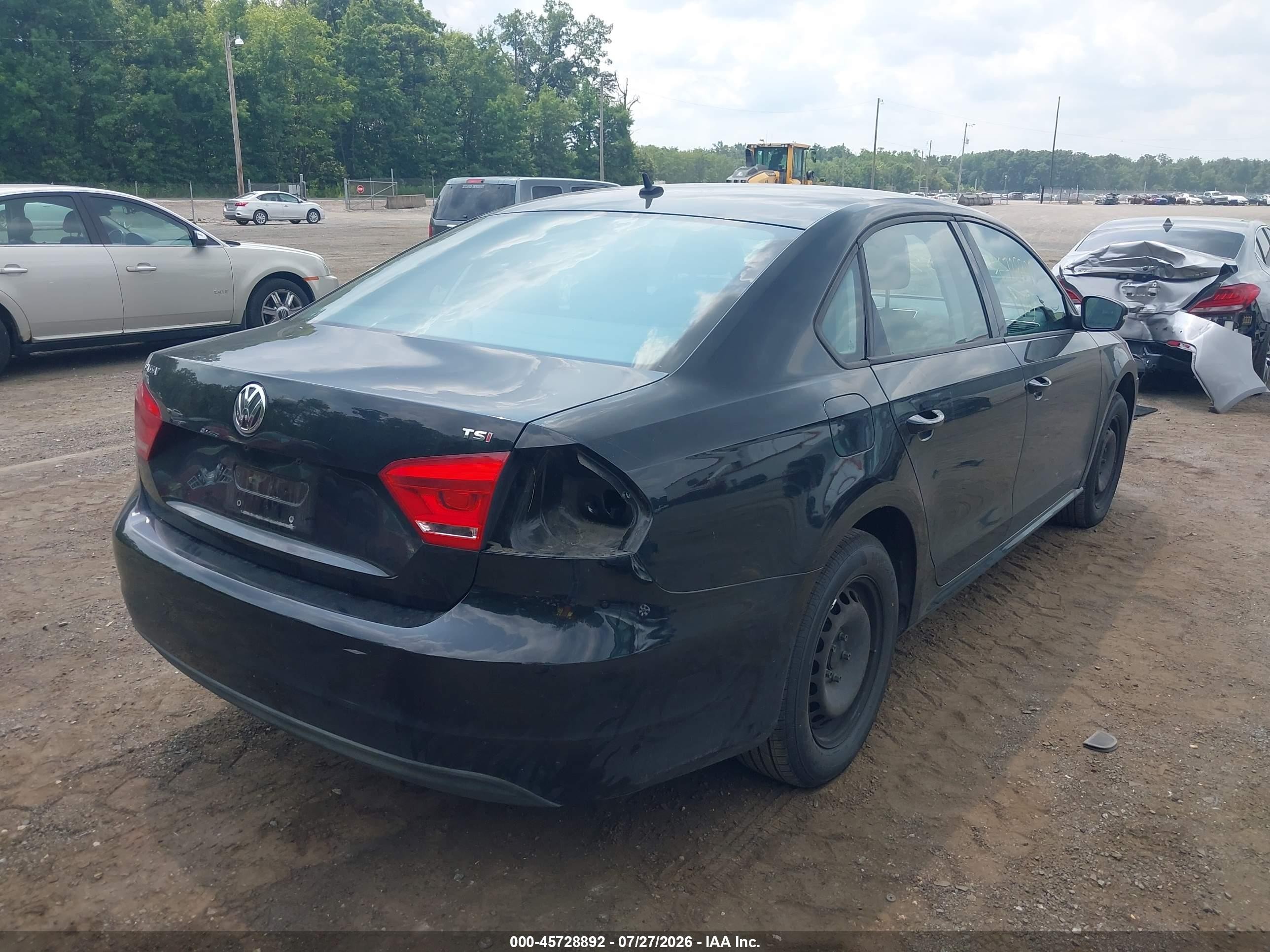 2015 Volkswagen Passat 1.8t S Черный vin: 1VWAT7A39FC033628