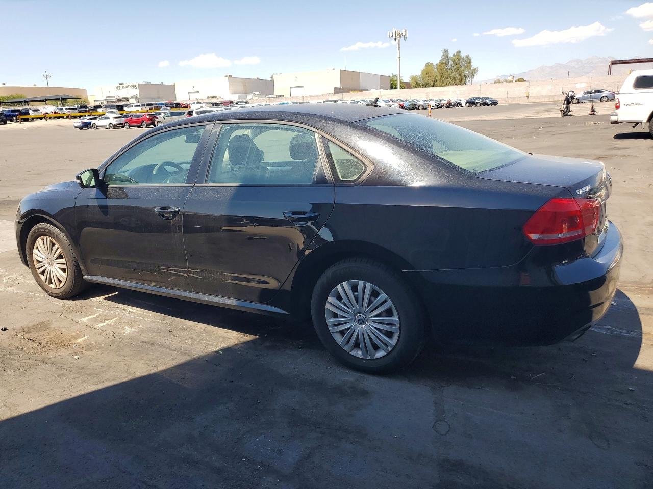 2015 Volkswagen Passat S Black vin: 1VWAT7A39FC040997